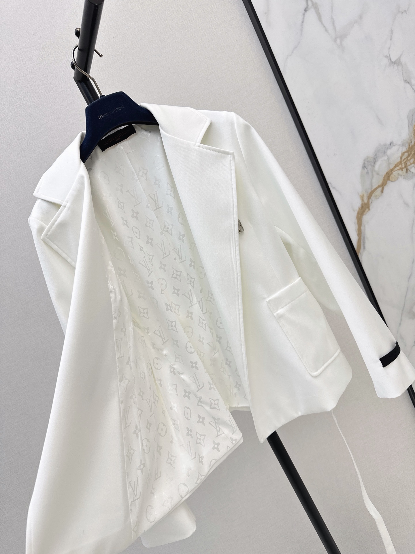 Loui 26fw hardware-strap belted blazer