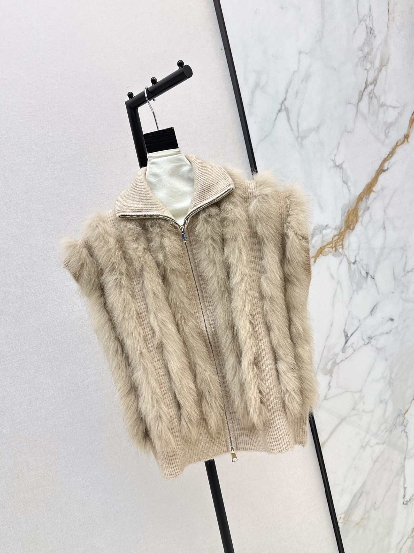 Fen 26fw fur-trim knit vest