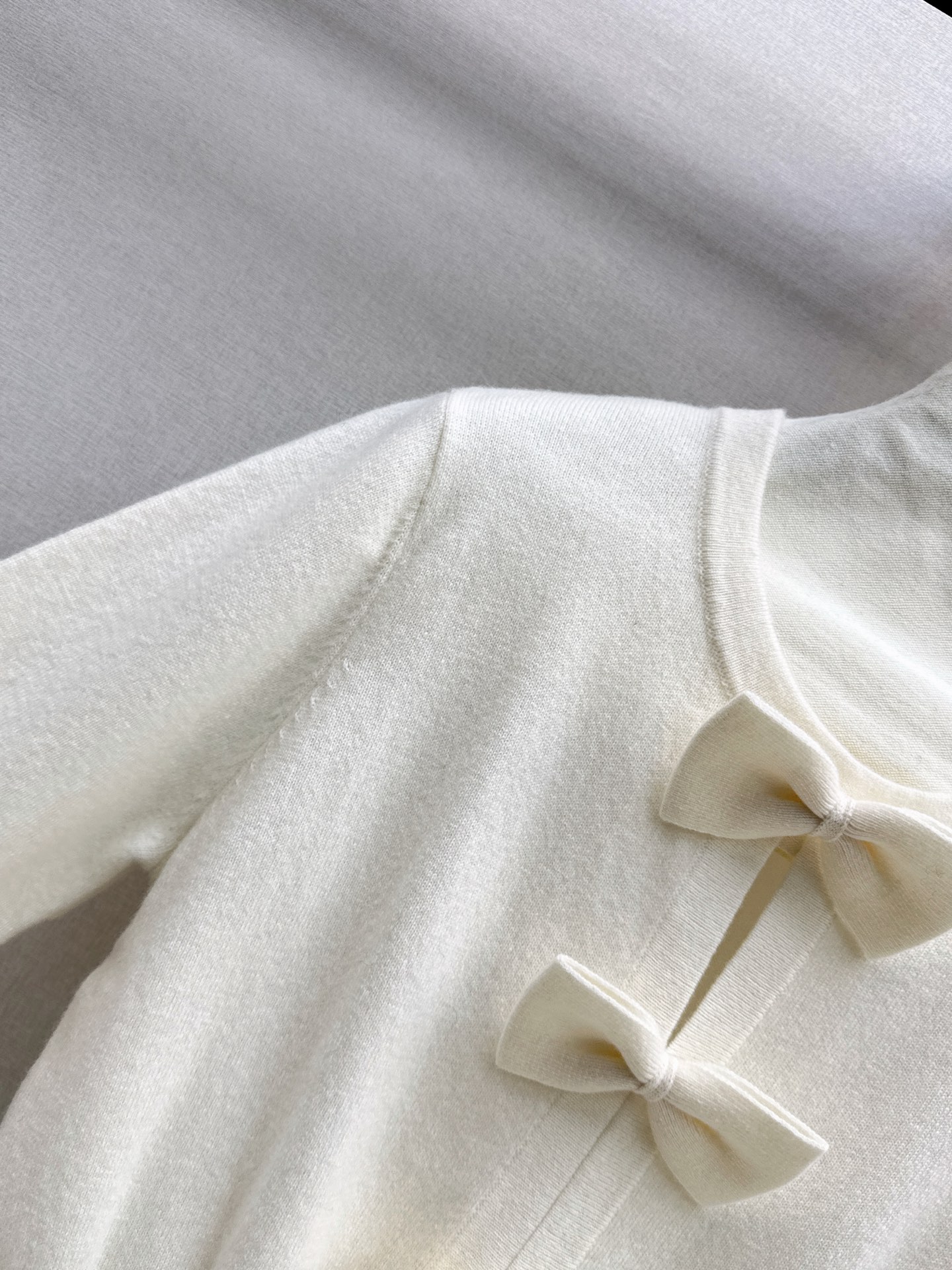 Chan 26fw 3d bow sweater