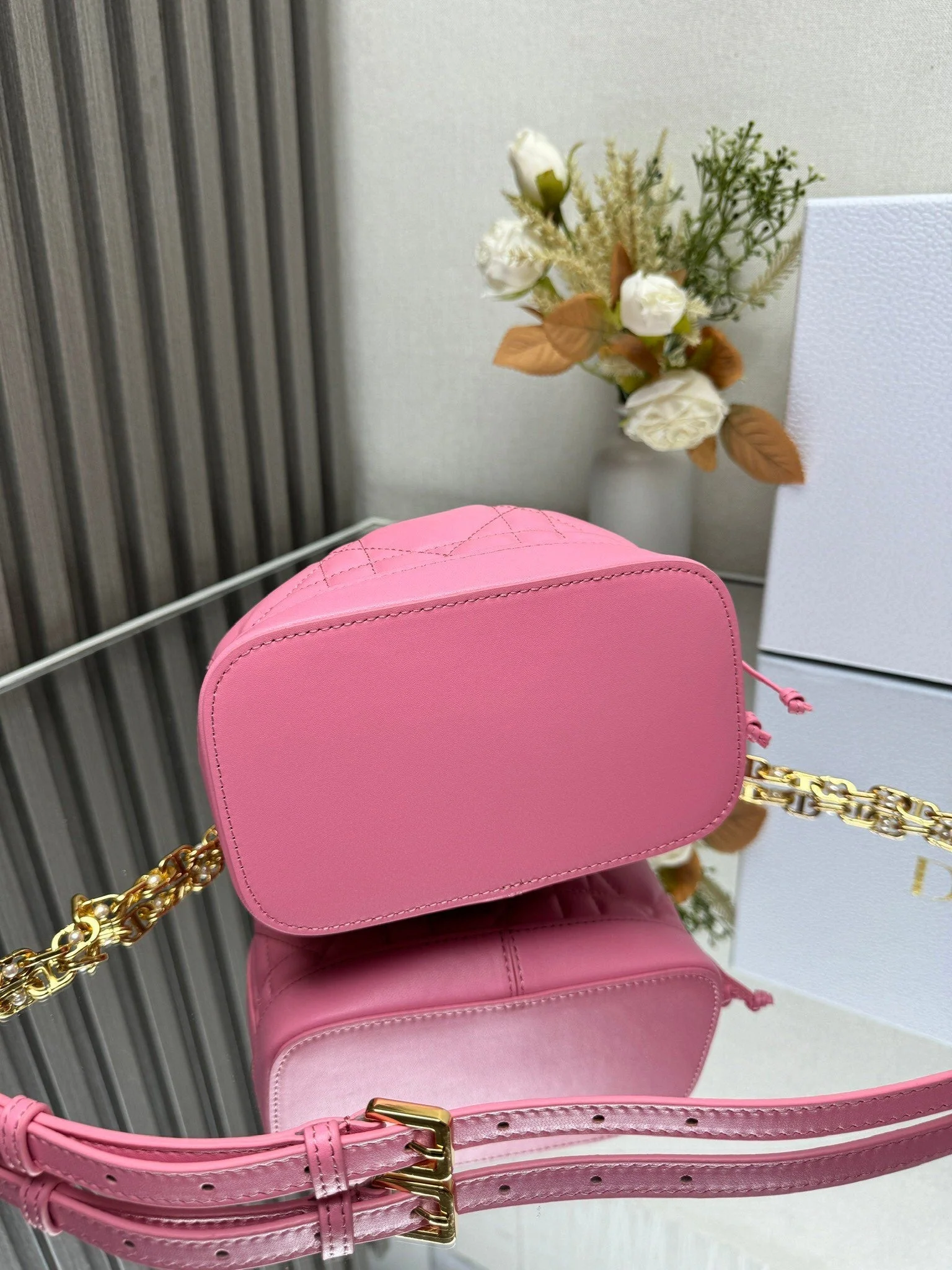 D Small Jolie Bucket Bag