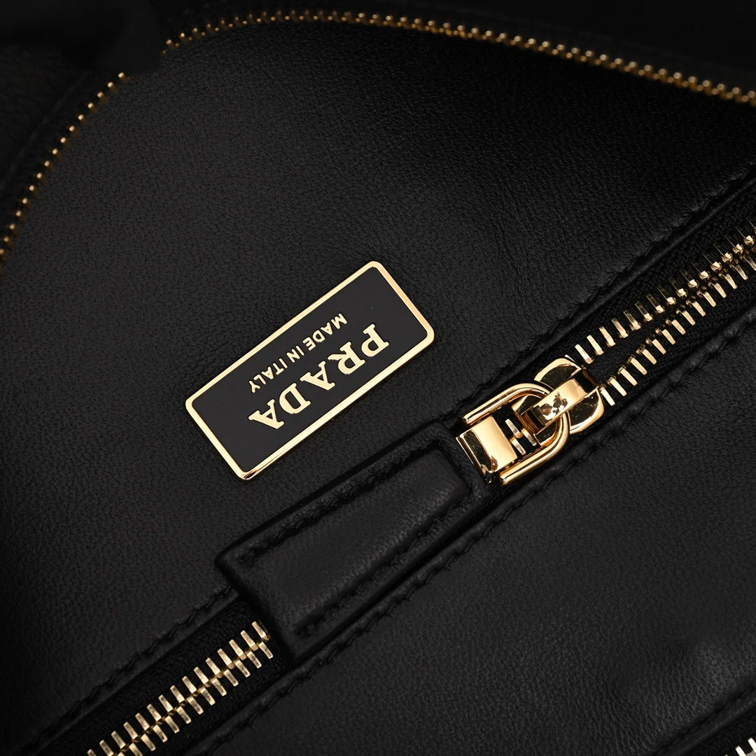PD  Aimée large leather shoulder bag
