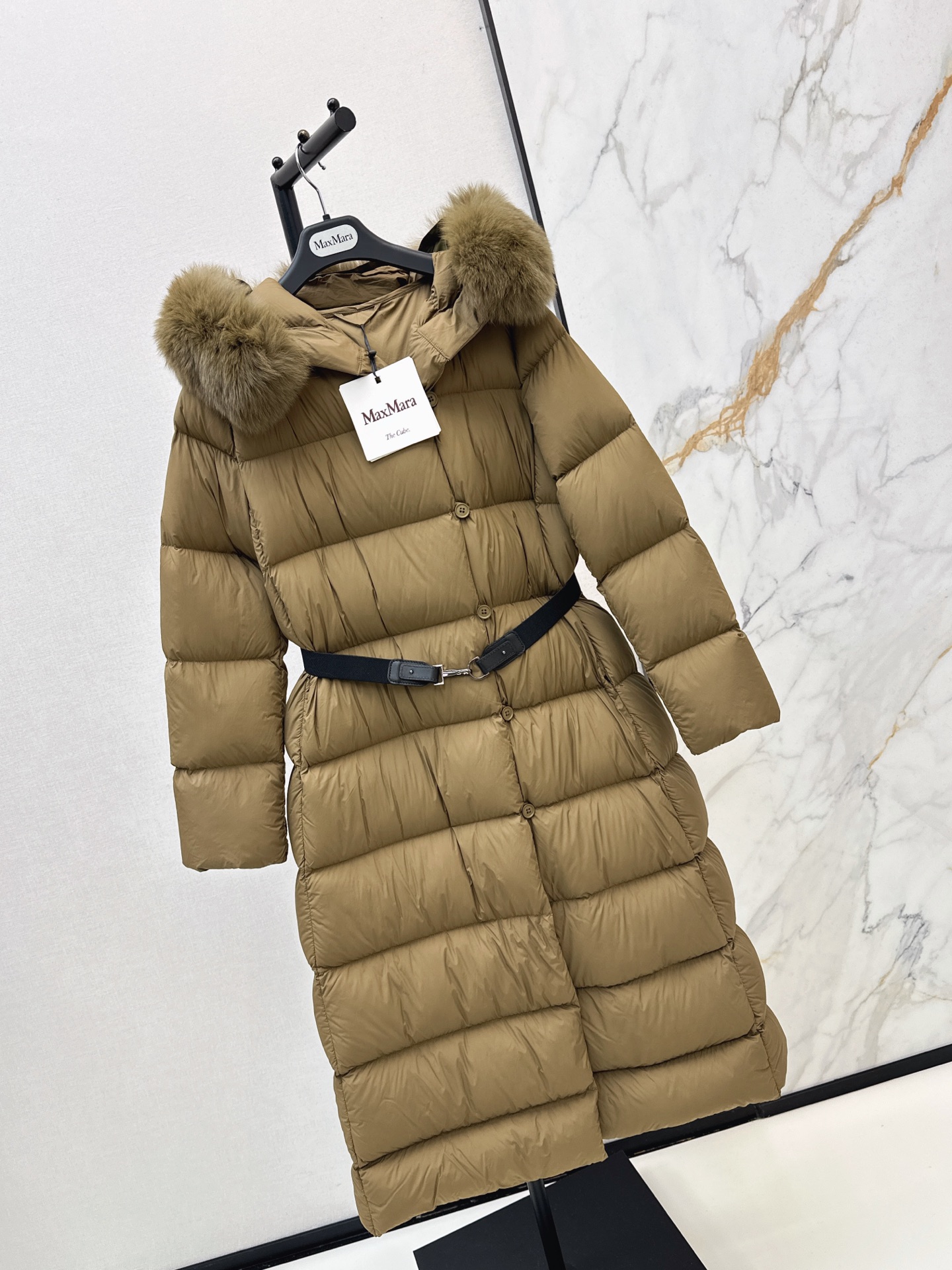 Max 26fw belted hooded down jacket