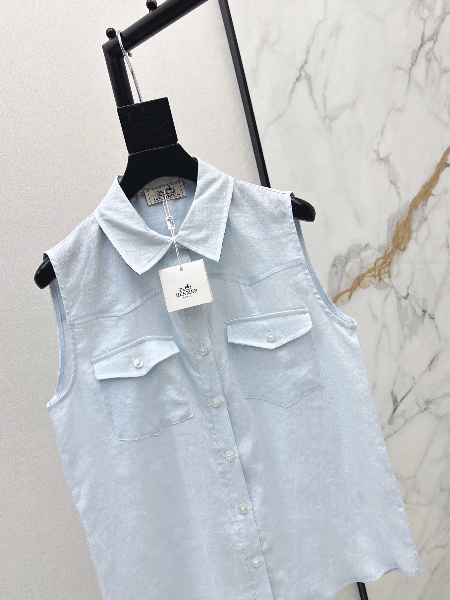 Her 26ss sleeveless linen shirt