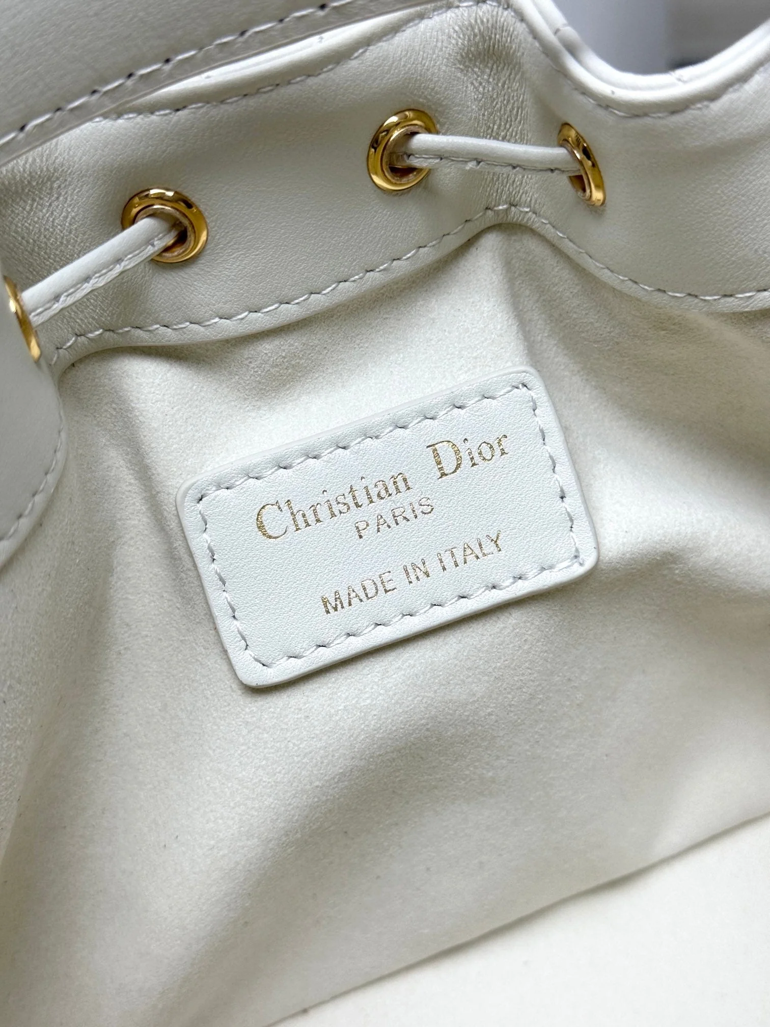 D Small Jolie Bucket Bag