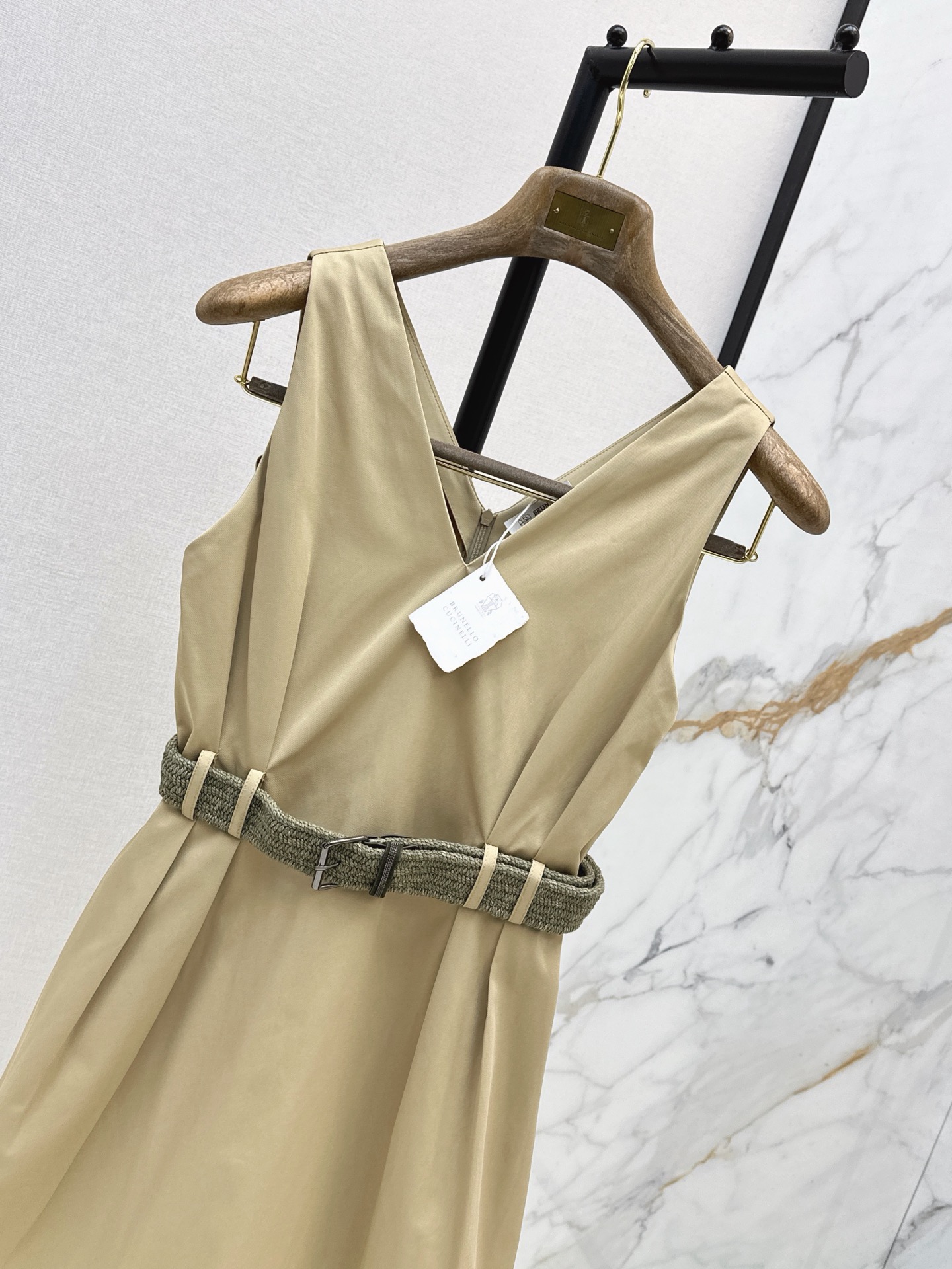 Brun 26ss sleeveless belted dress