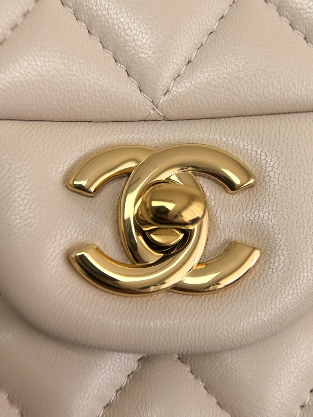 Chan cf25 chain shoulder bag