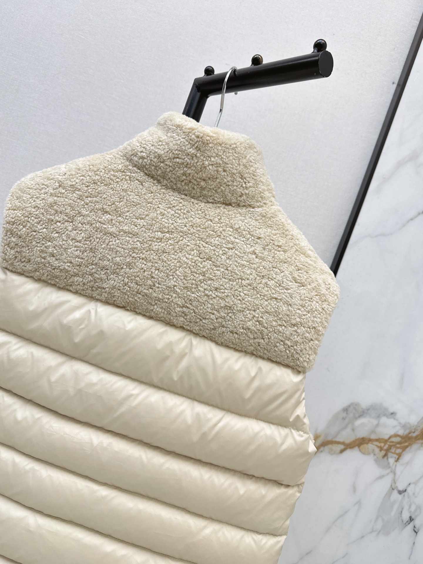 Monc 26fw shearling-fleece down vest