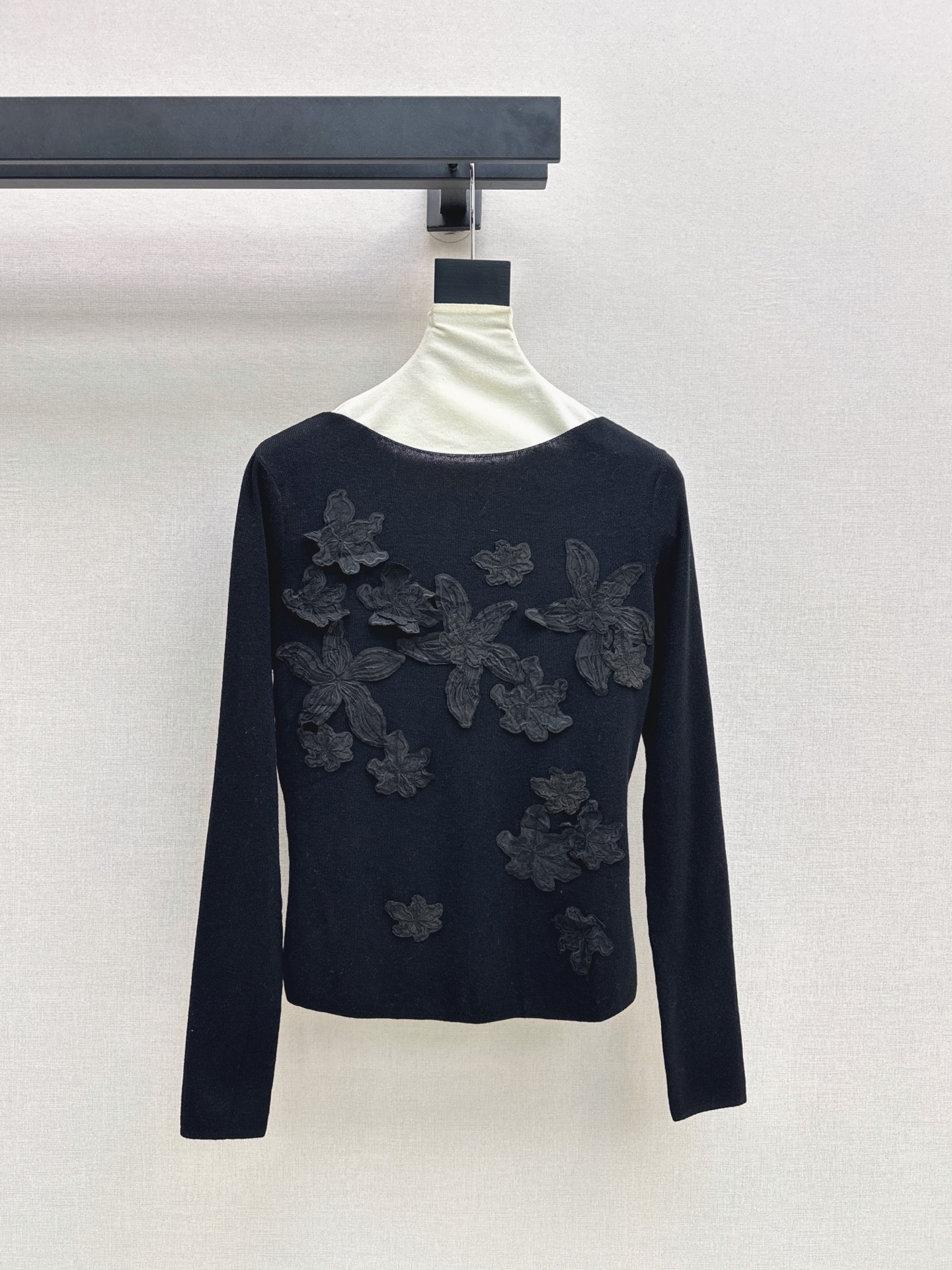 ES 26fw lace embroidery knit sweater