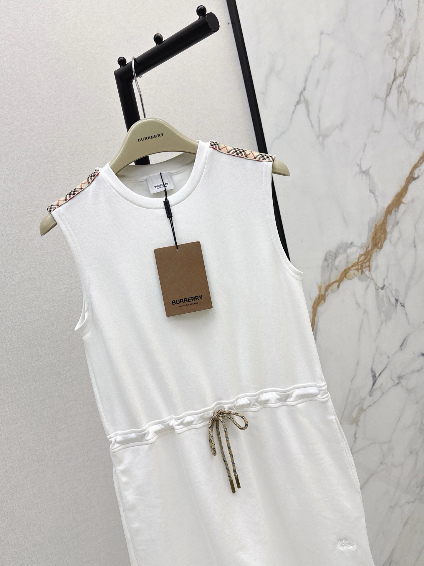 Bur 26ss sleeveless dress