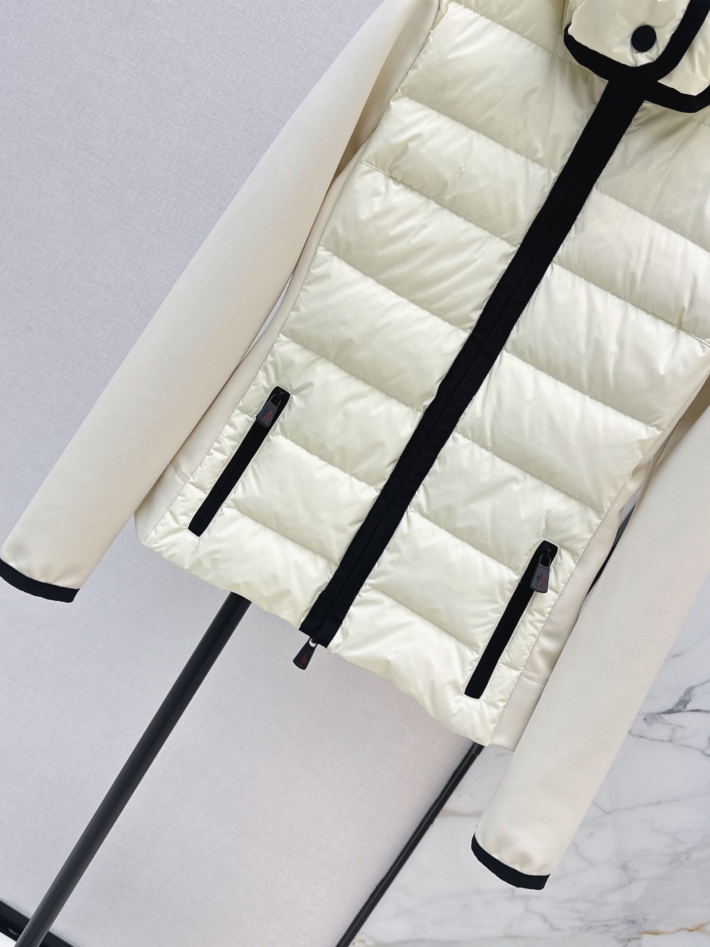 Monc 26fw hooded down ski jacket