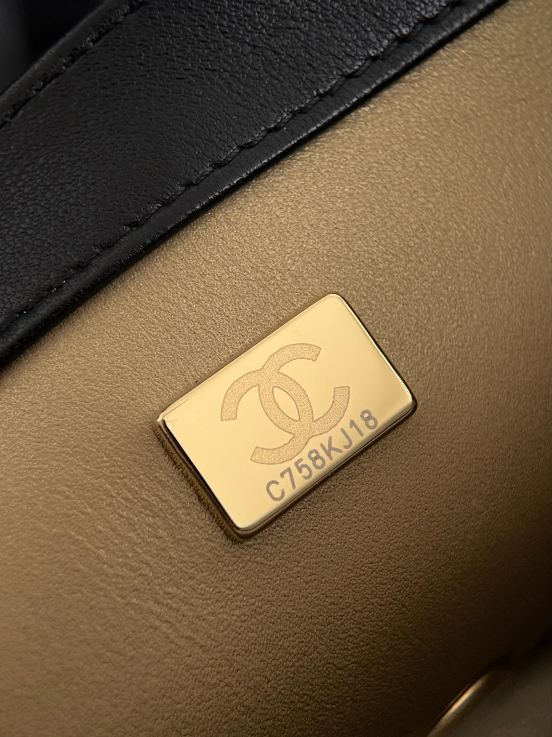 Chan cf18 chain shoulder bag