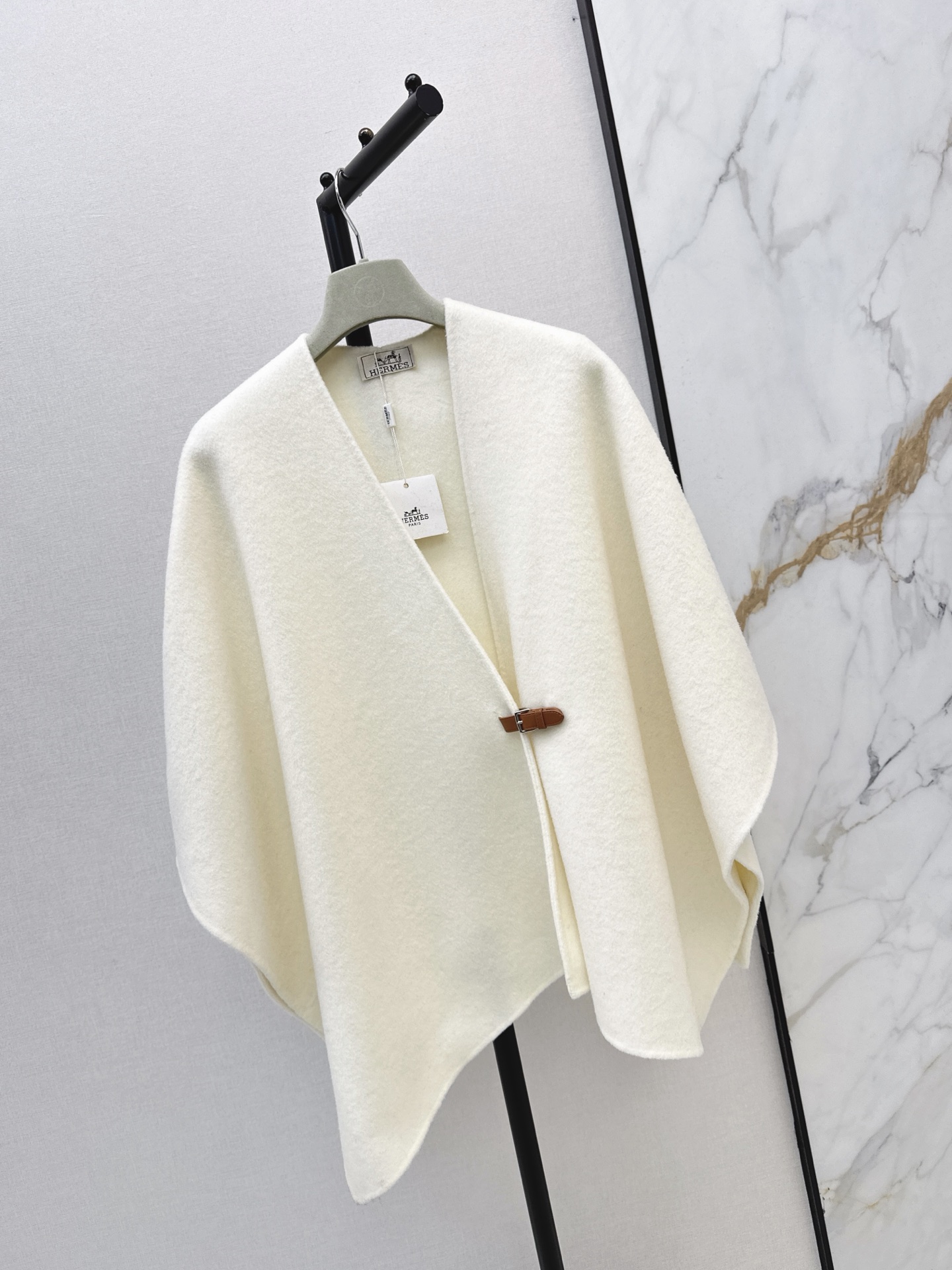 Her 26fw woolen cape jacket