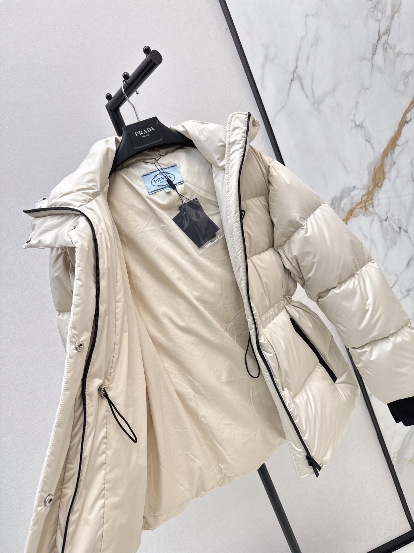 Pra 26fw hooded drawsting down jacket