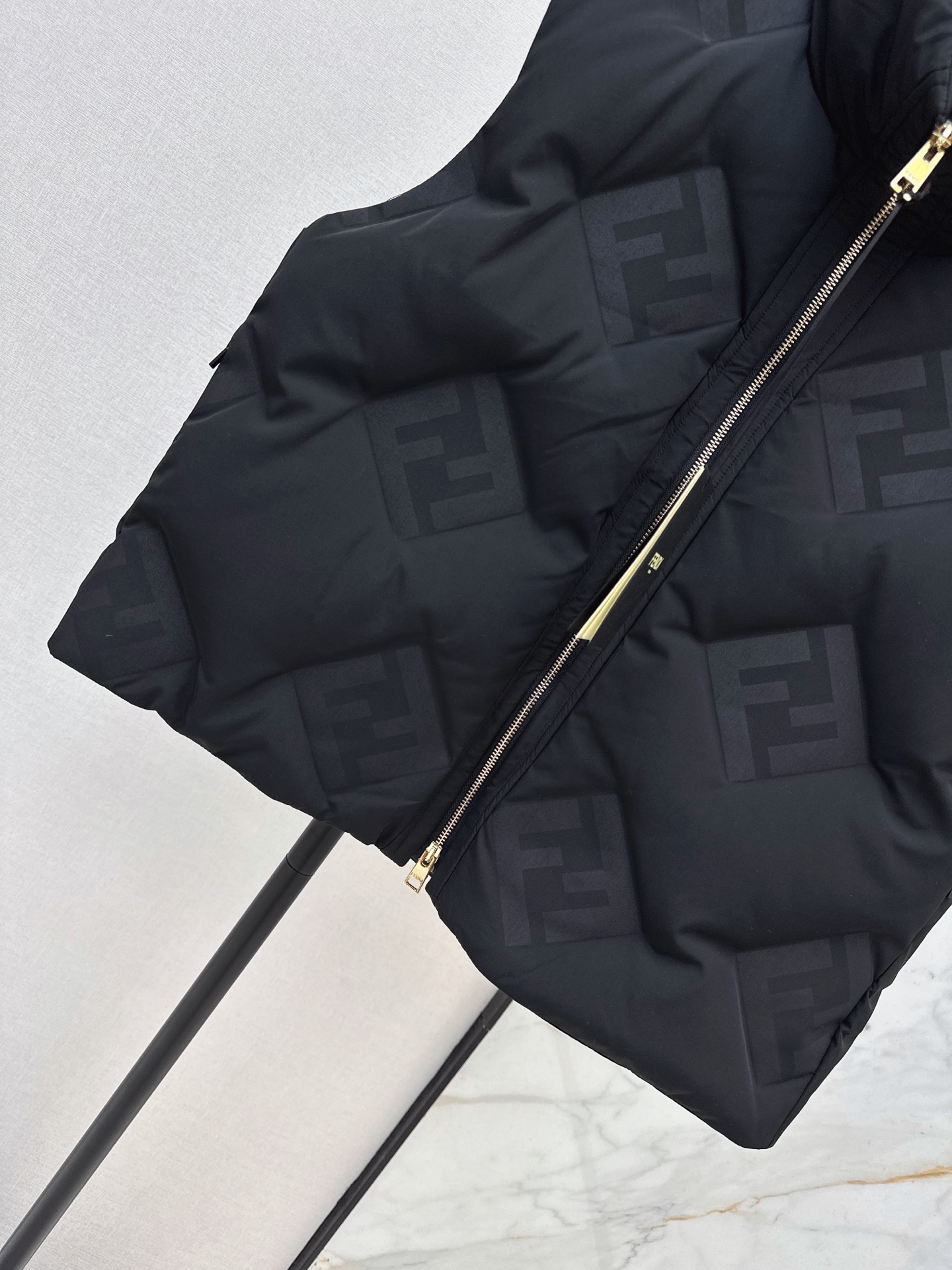 Fen 26fw down vest