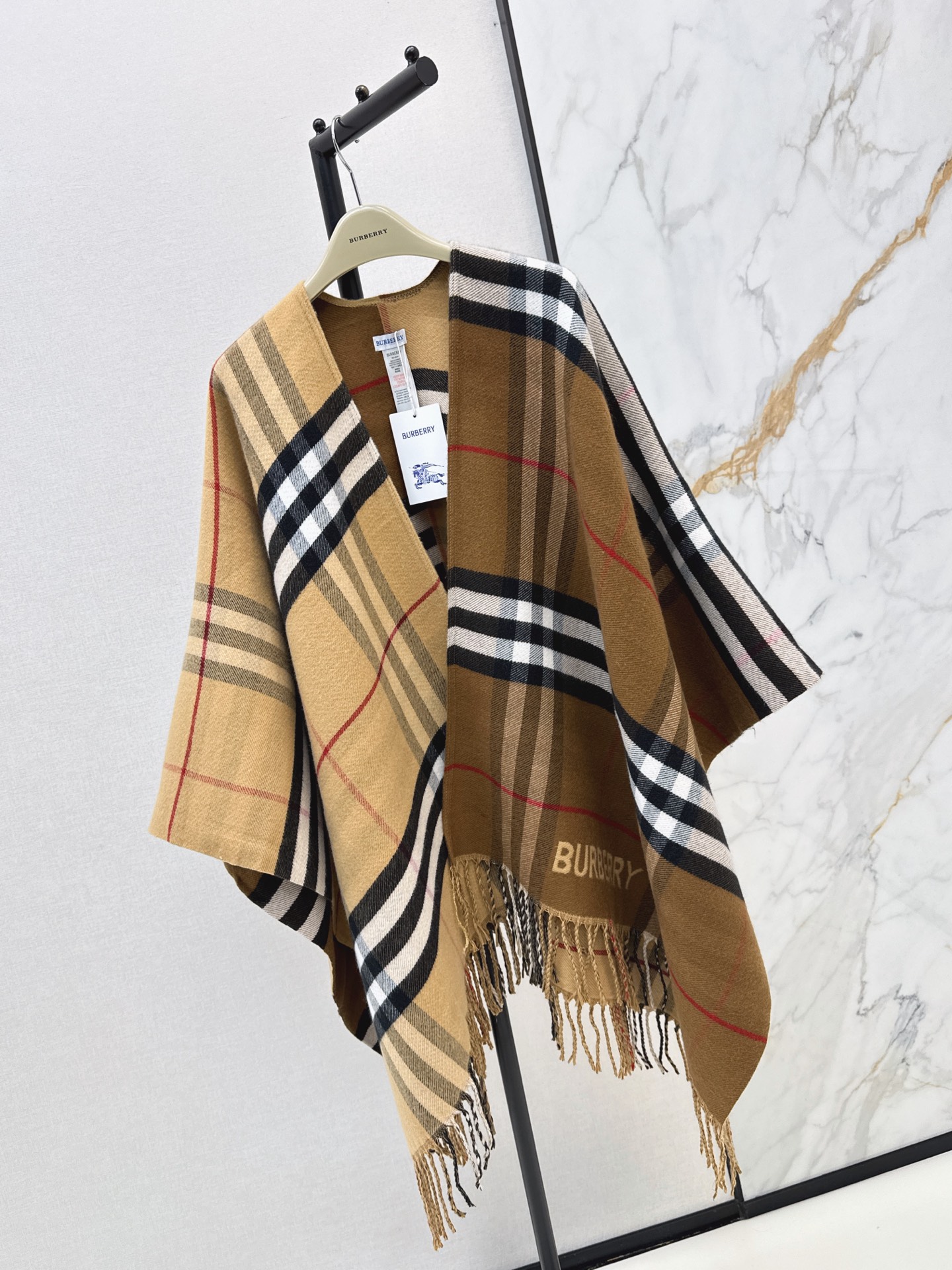 Bur 26fw shawls cape
