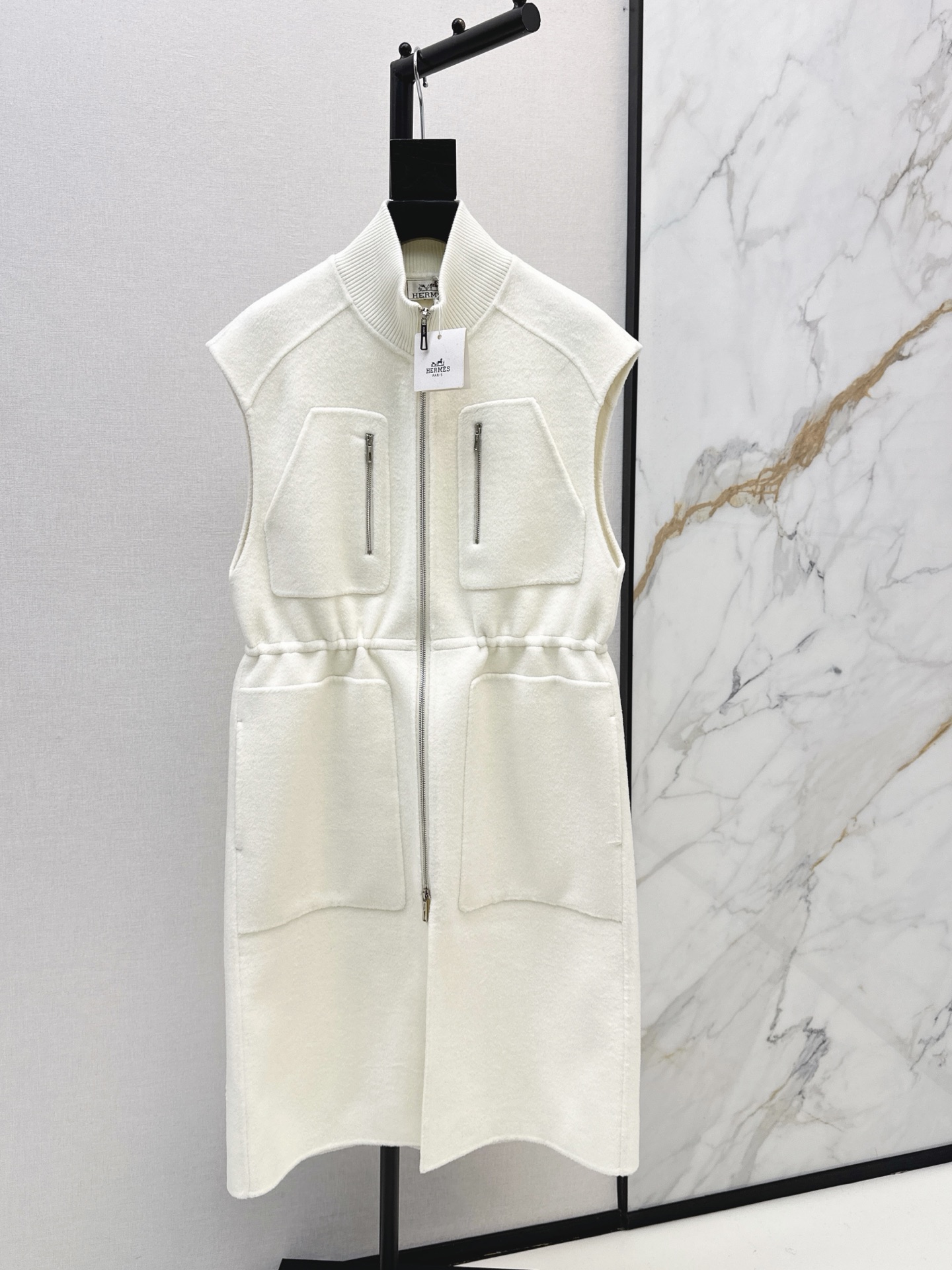 Her 26fw drawstring woolen vest