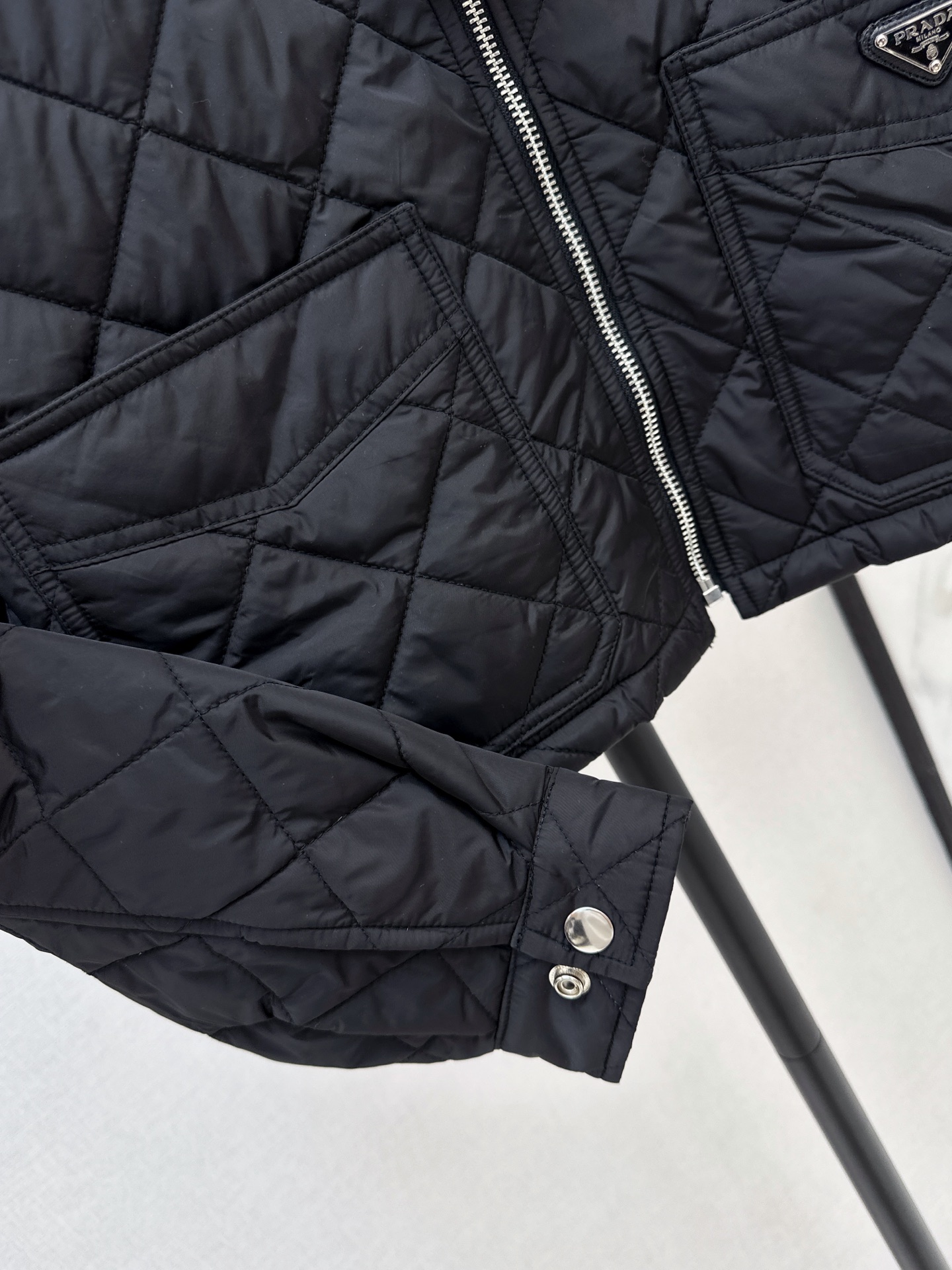 Pra 26fw cropped padded jacket