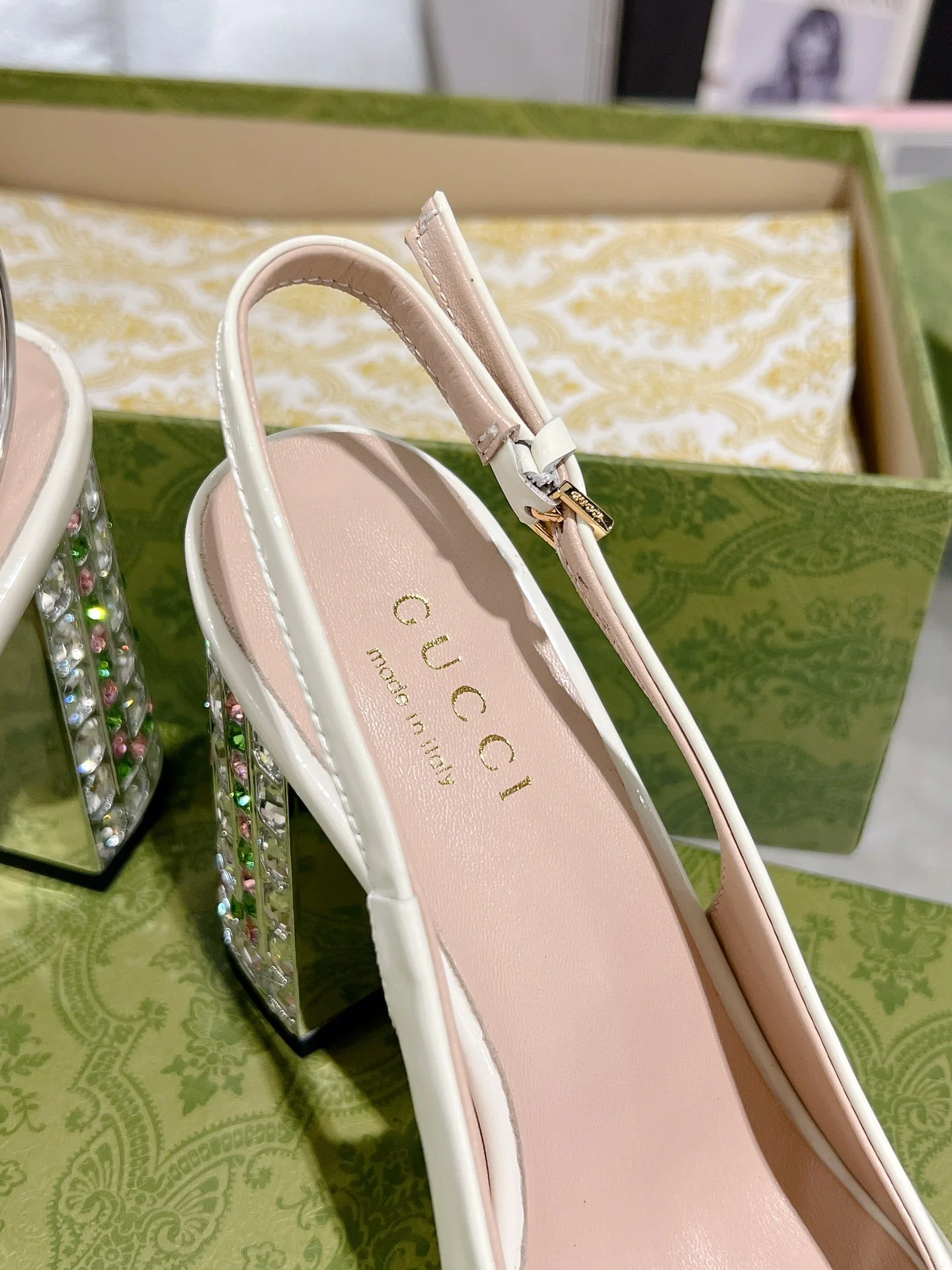 Gucc 26ss rhinestone slingback chunky high heel