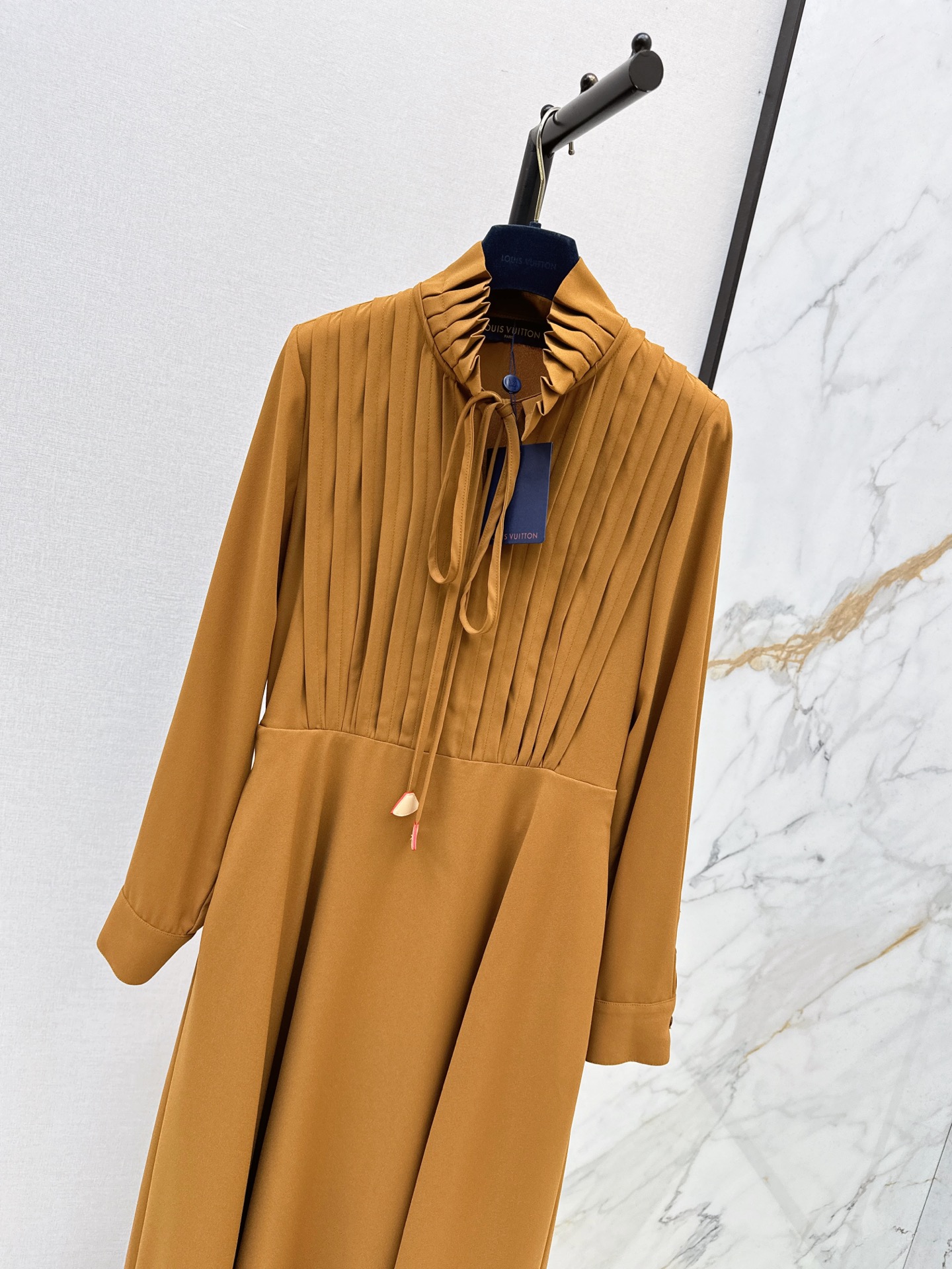 Loui 26fw ruffle dress