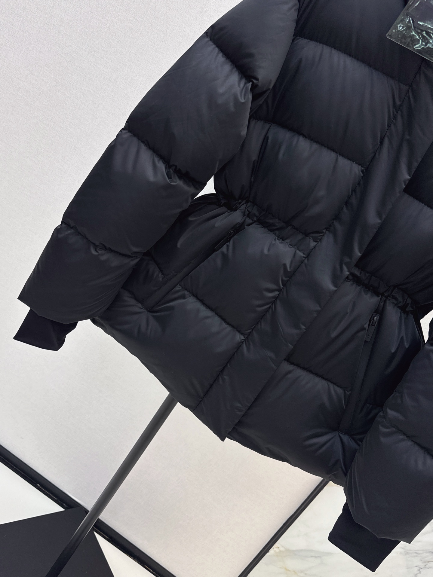 Pra 26fw hooded drawsting down jacket