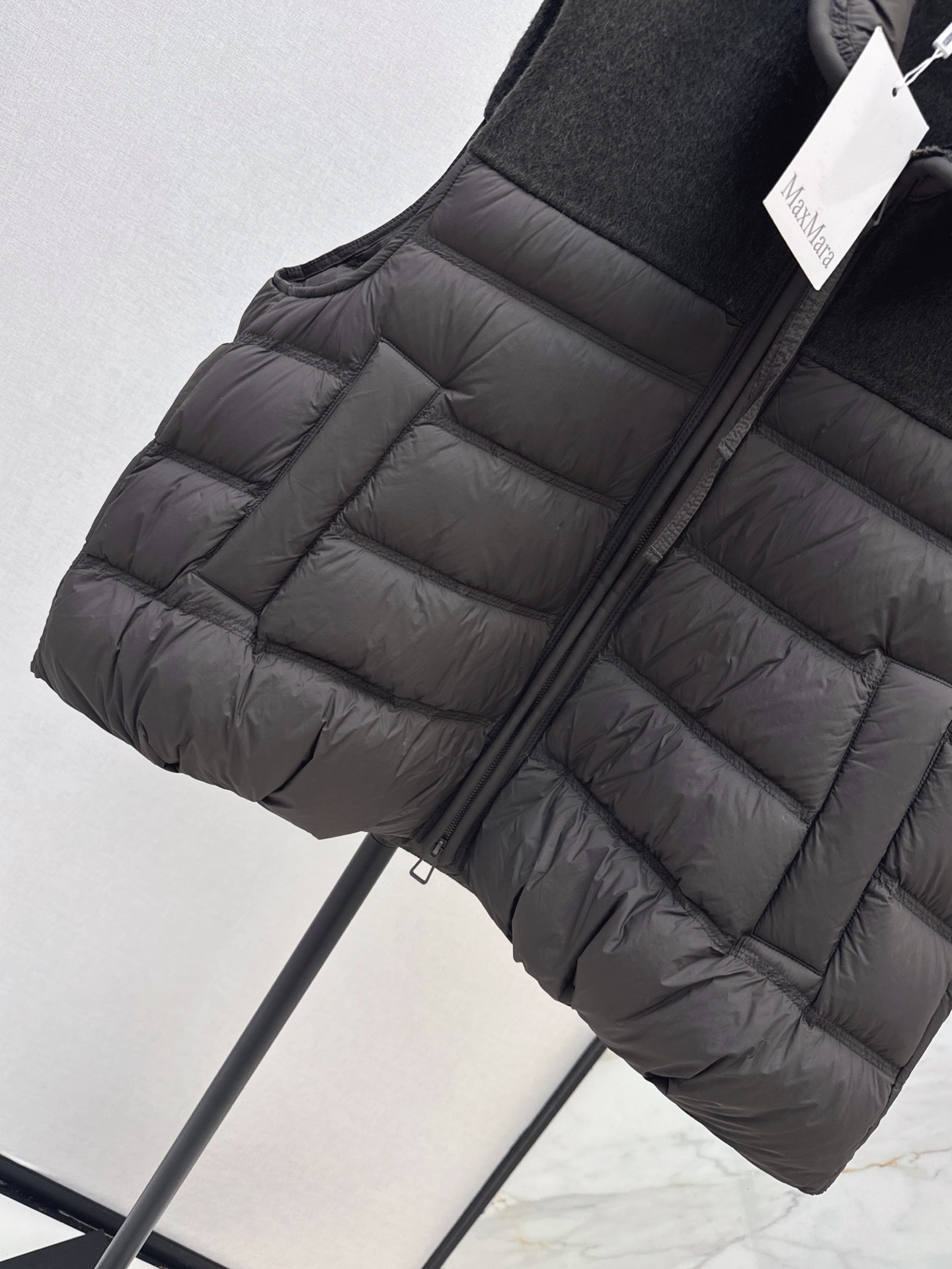 Max 26fw knit contract down vest