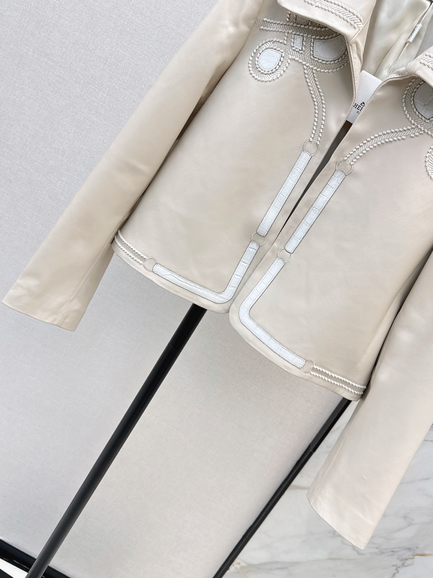 Her 26fw embroidery cropped leather jacket