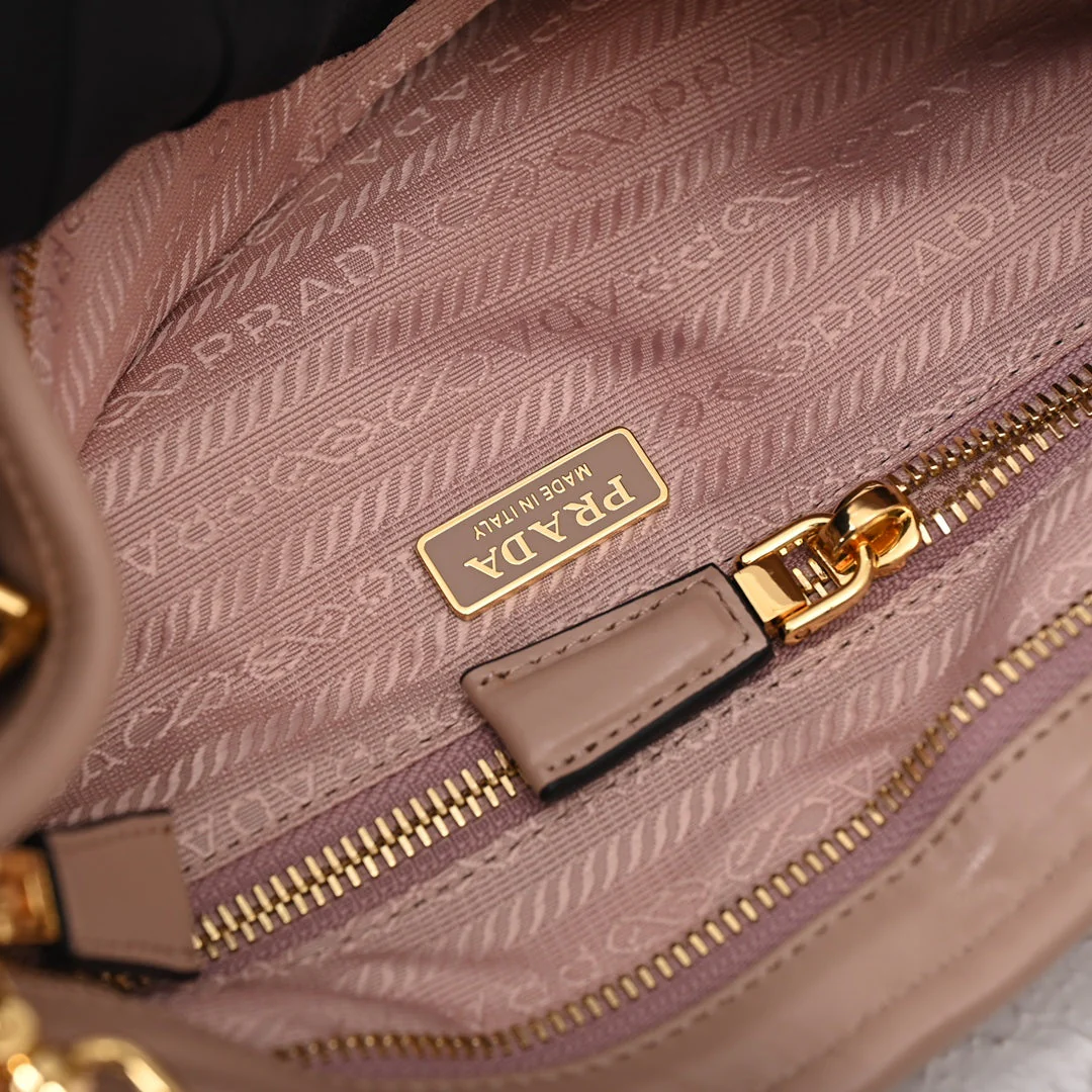 PD LuxSoft Medium leather handbag
