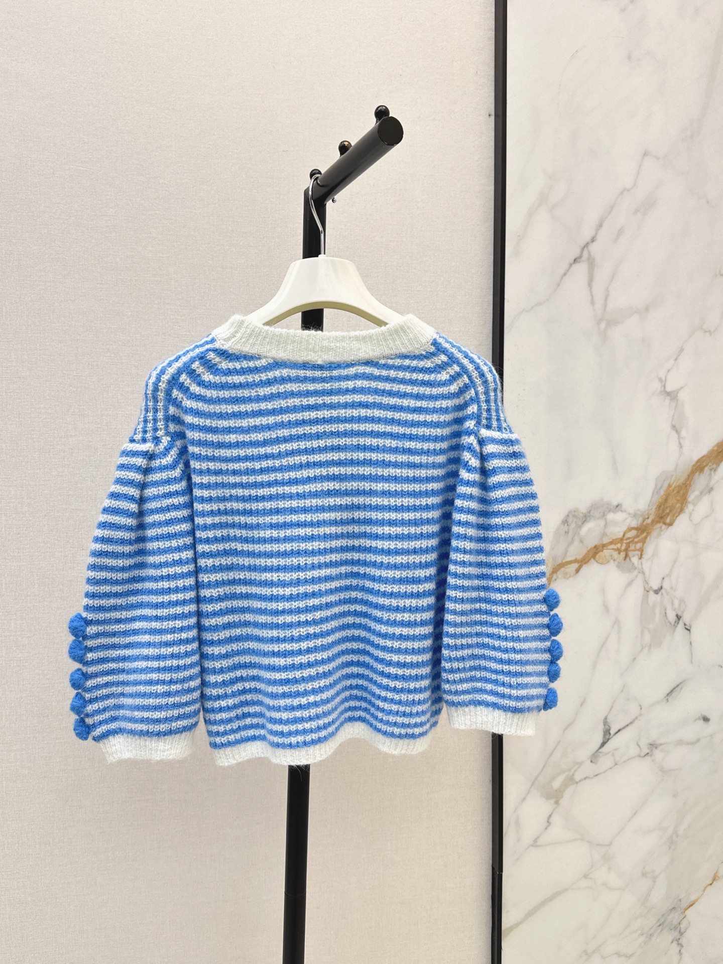 Loe 26fw stripe cropped knitwear