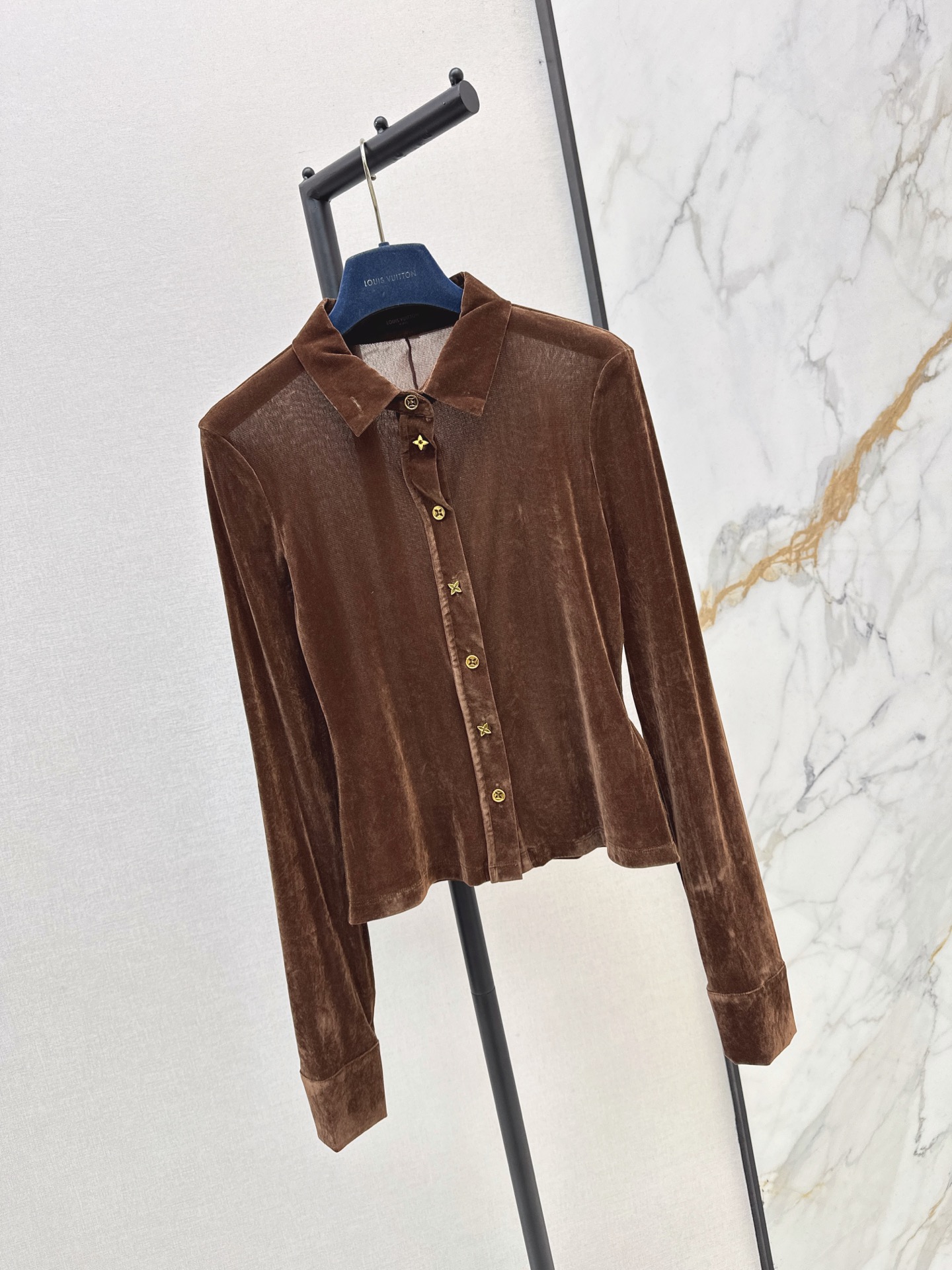 Loui 26fw velvet slim-fit top