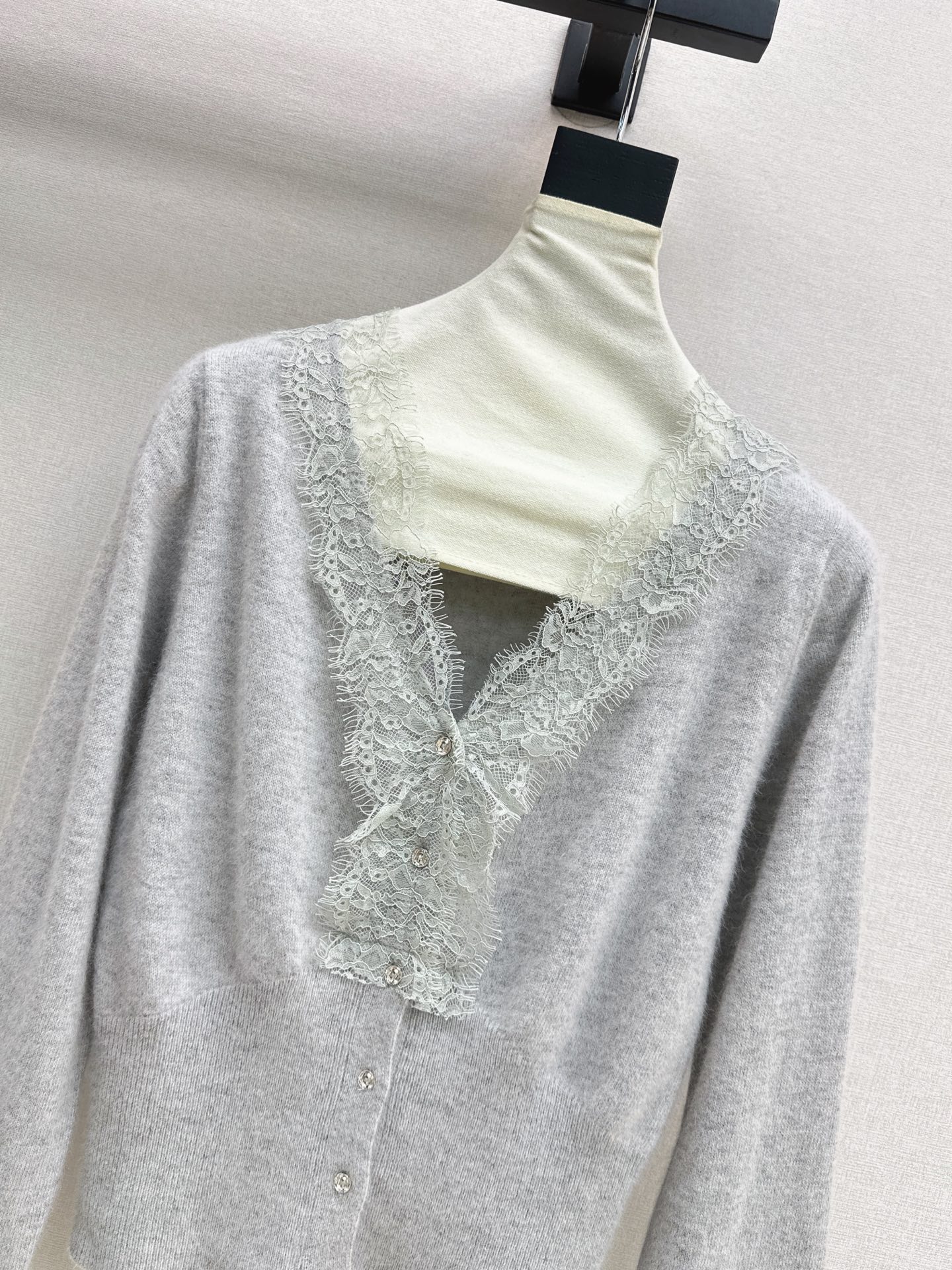 ES 26fw lace contract knit sweater