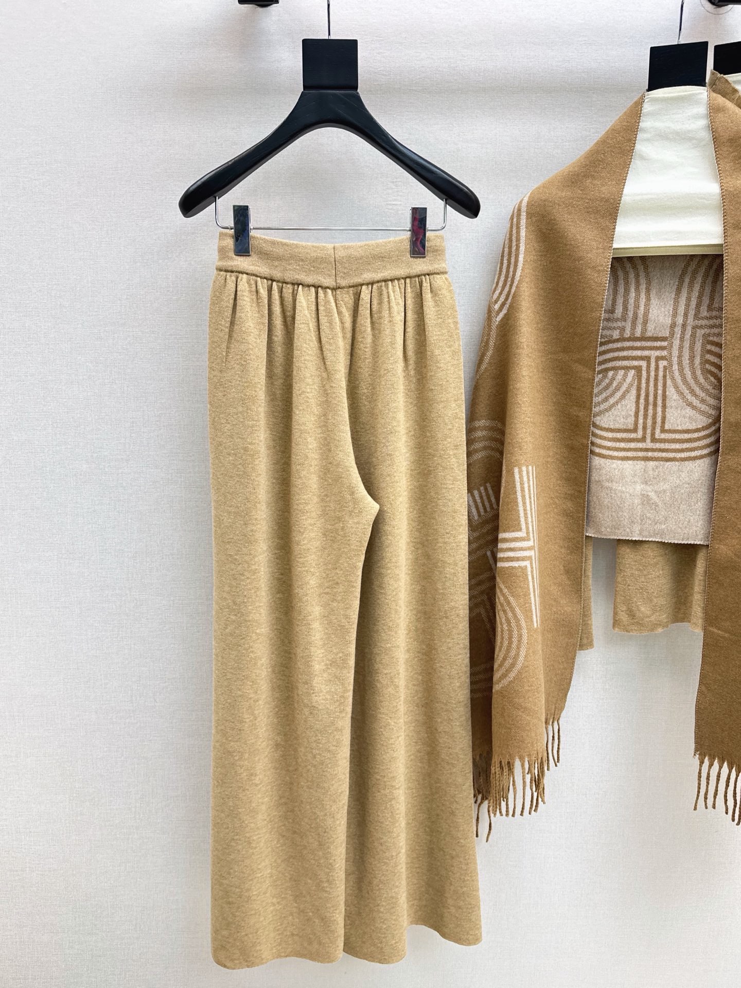 Her 26fw knit knitwear shawls pants sets