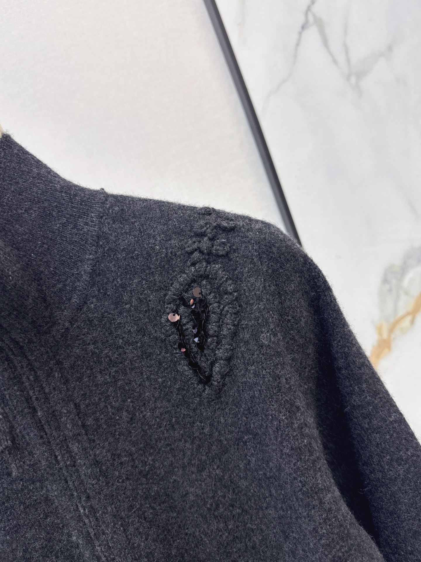 Brun 26fw embroidery zipper cardigan