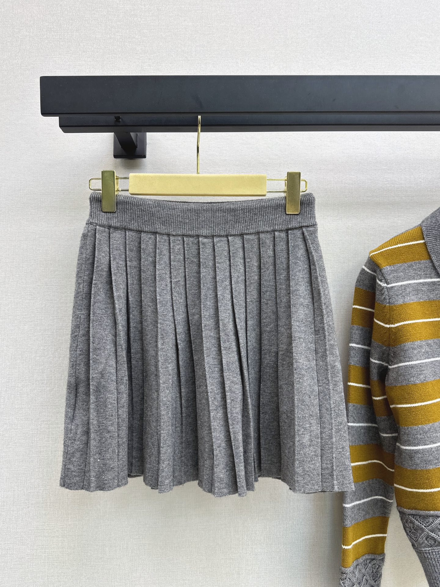 Miu 26fw stripe knit sweater pleated skirt sets