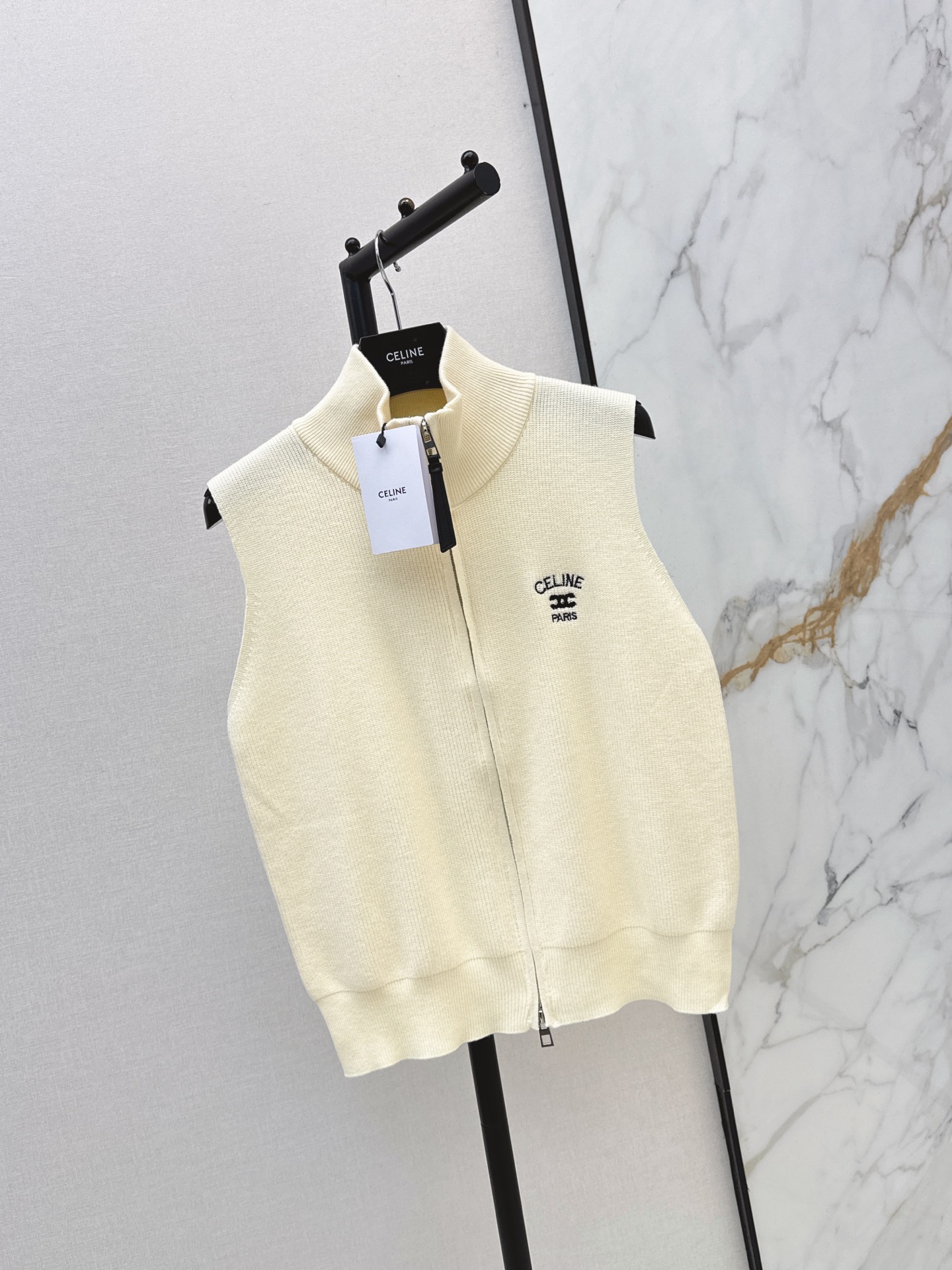 Celi 26fw knit vest