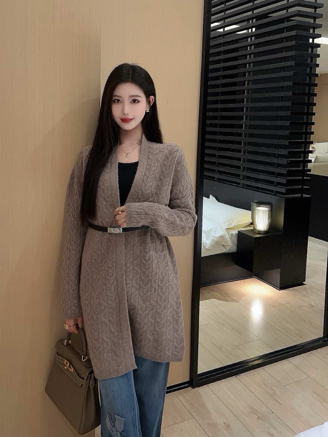 Her 26fw belted cardigan