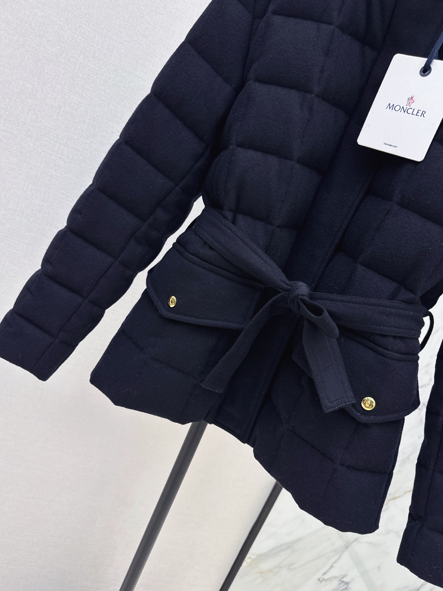 Monc 26fw belted down jacket