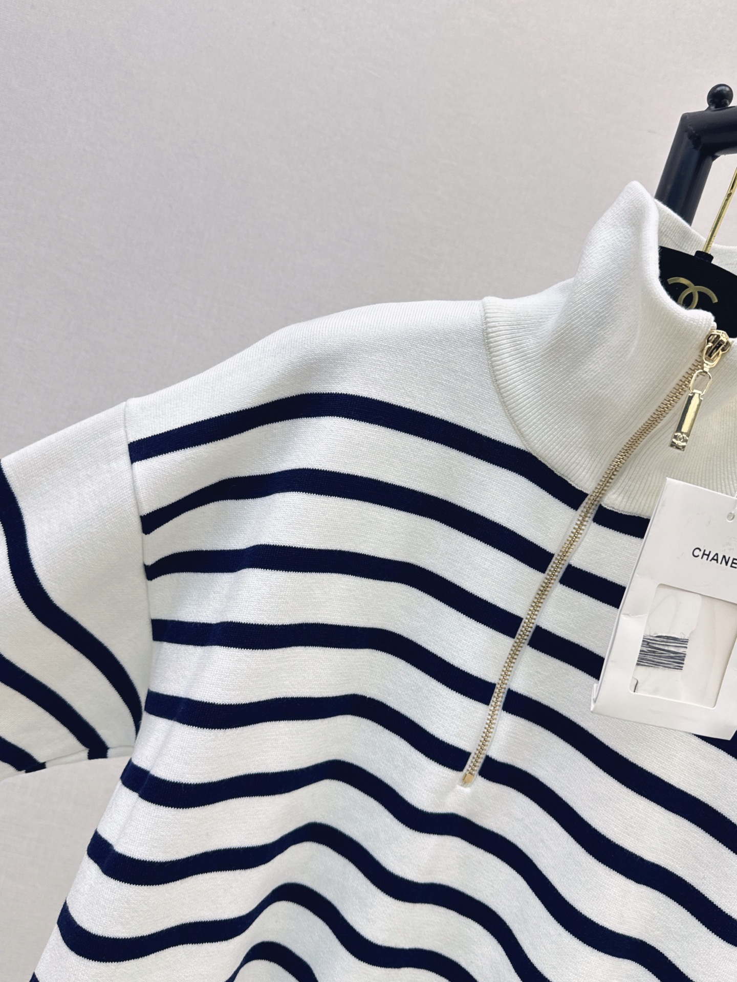 Chan 26fw stripe zip-up knit sweater