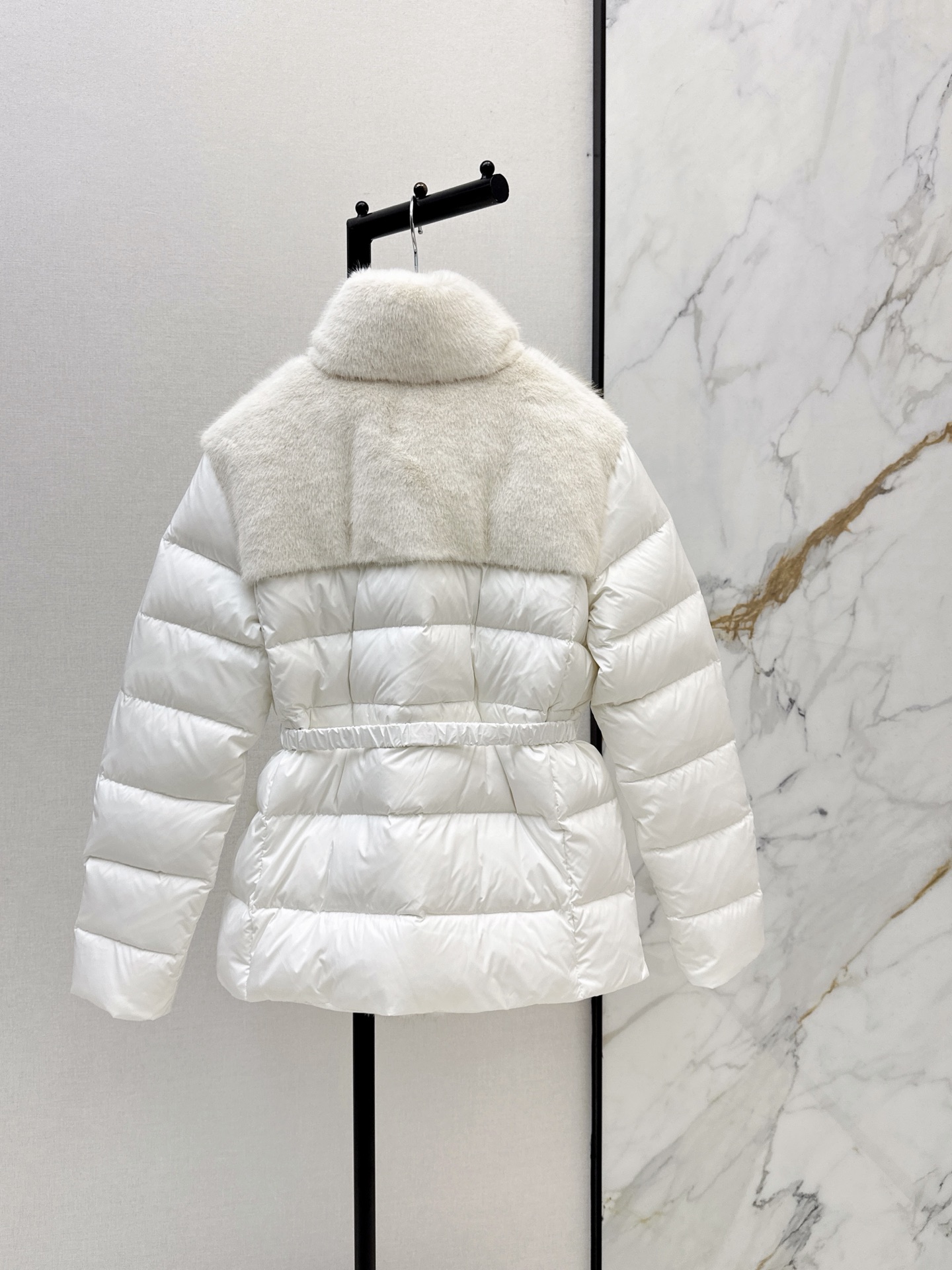 Monc 26fw fur belted down jacket