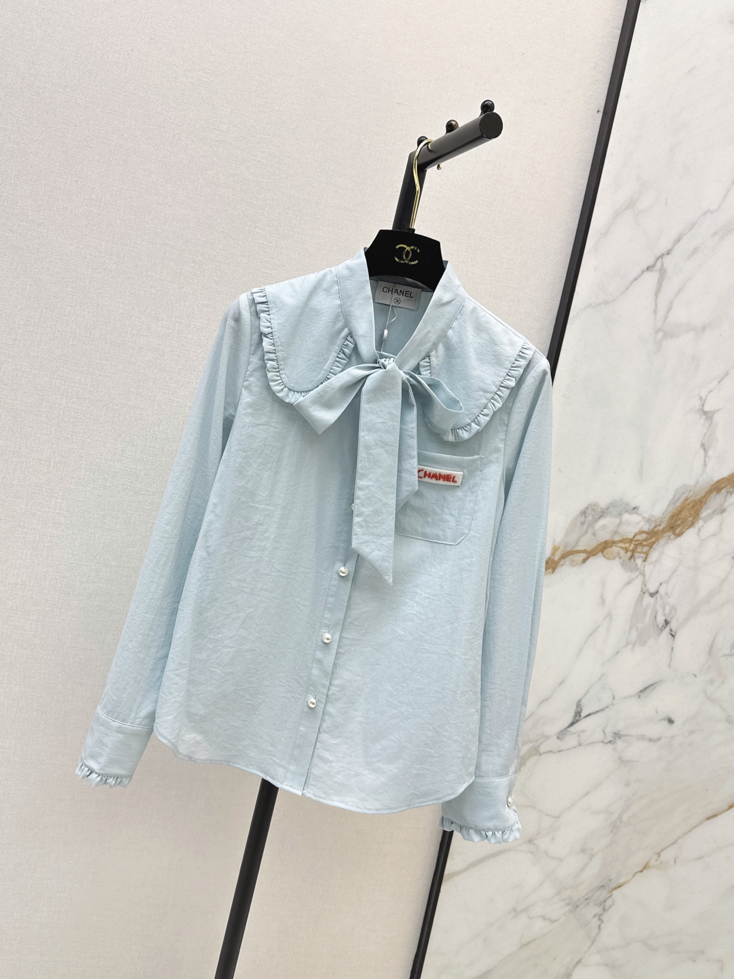 Chan 26fw ruffle ribbon shirt