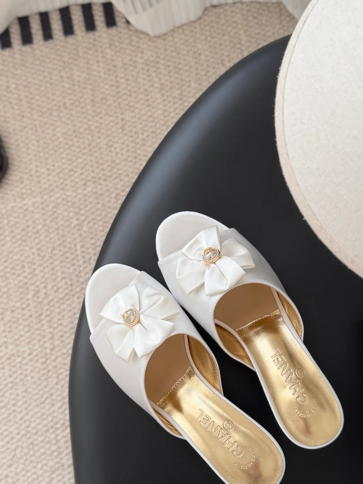 Chan 26ss kitten heel slides
