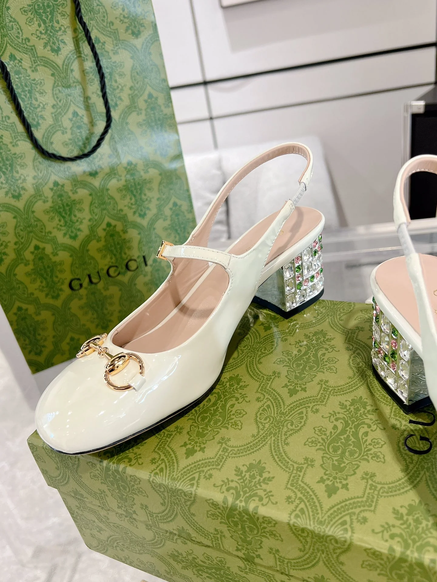 Gucc 26ss rhinestone slingback chunky heel