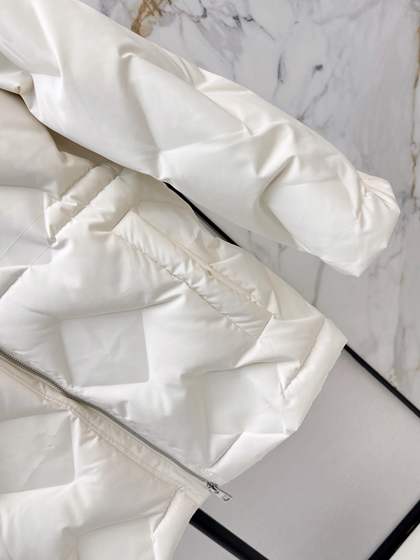 Fen 26fw hooded down jacket