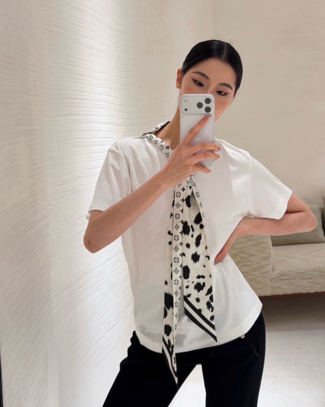 Loui 26fw print scraf t-shirt