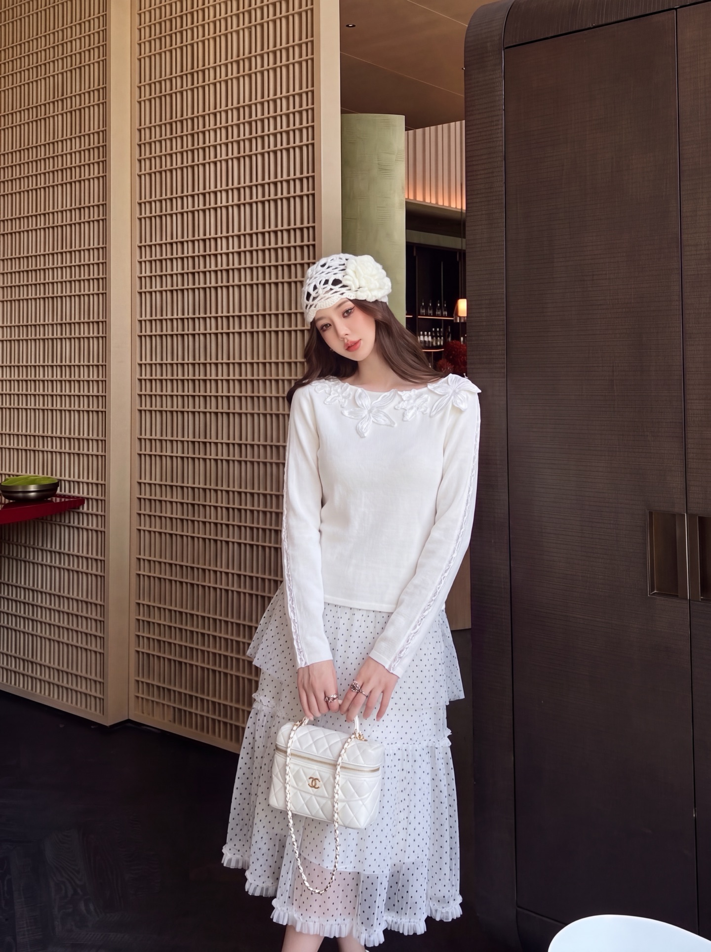 ES 26fw lace embroidery knit basic tee