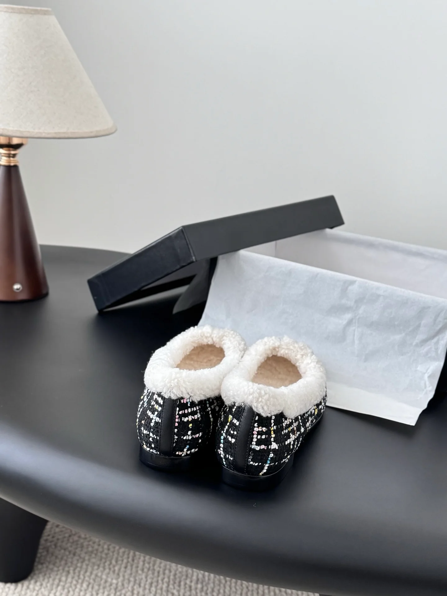 Chan 25fw fleece lined flats