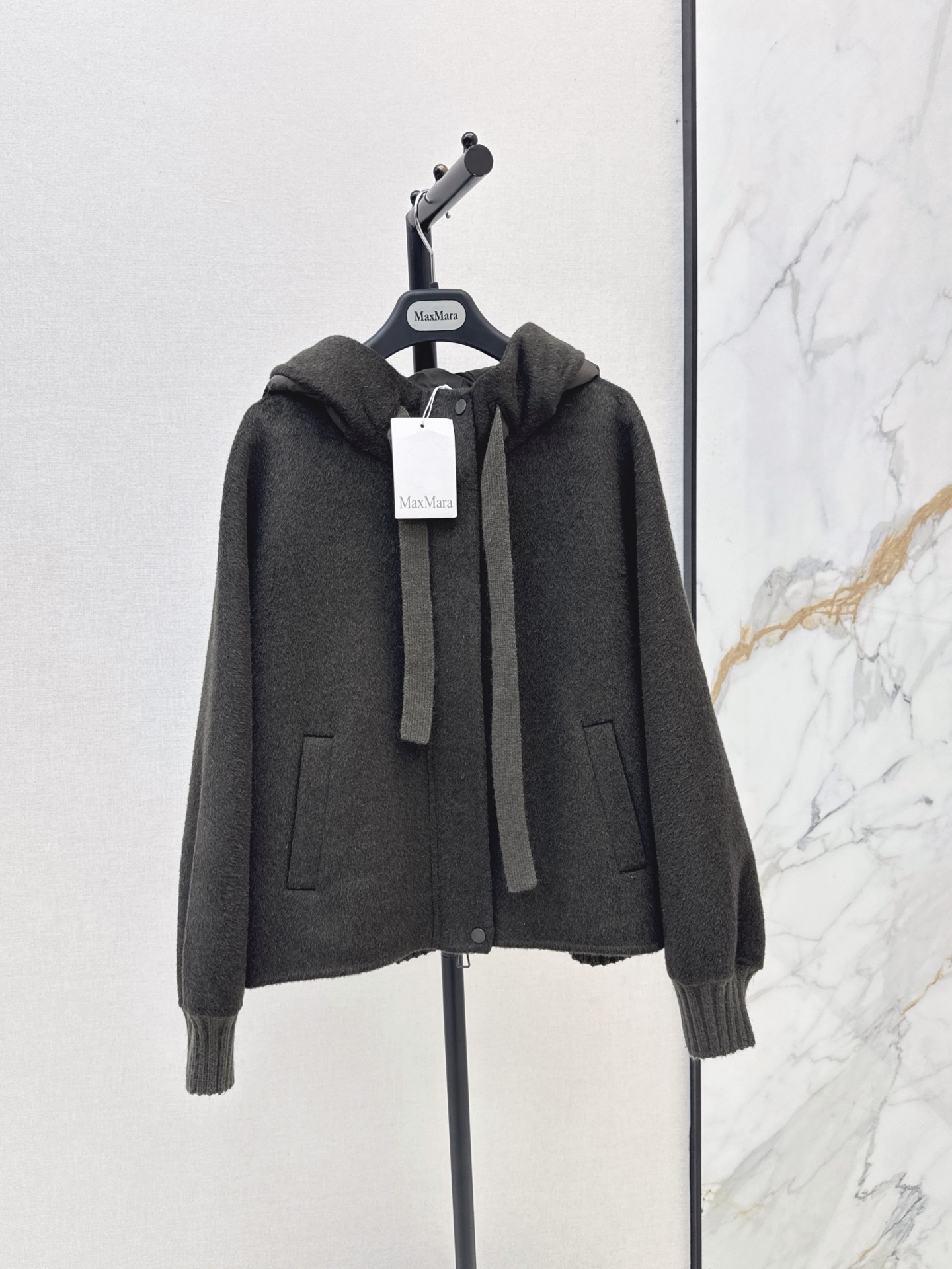 Max 26fw wool contract hooded down jacket