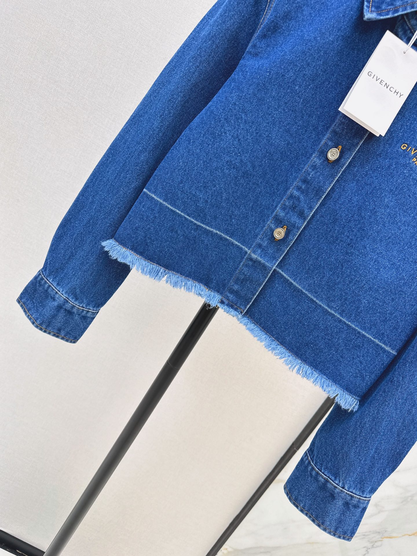 Giv 26fw cropped denim shirt jacket