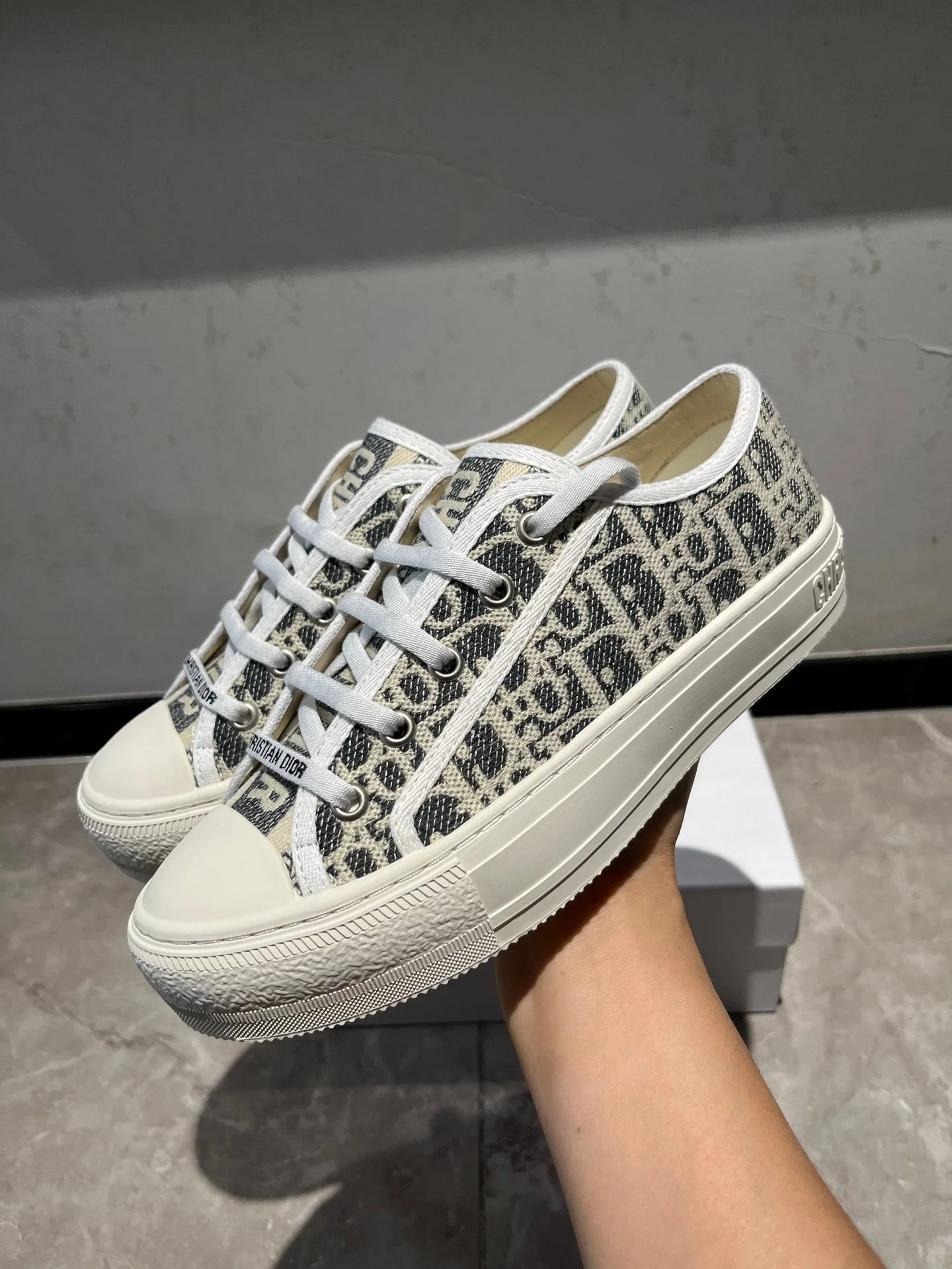 D walk‘n sneaker