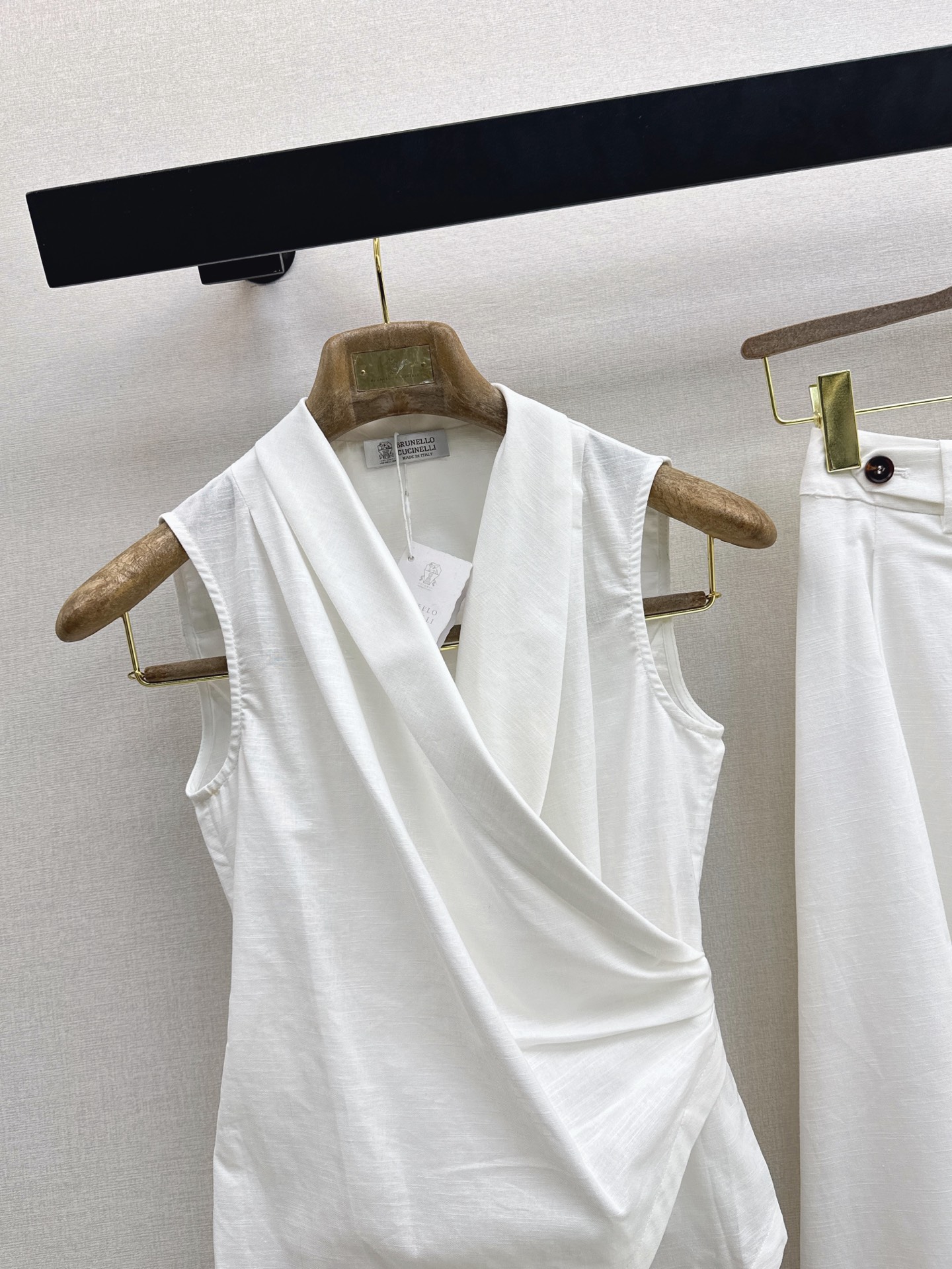 Brun 26ss sleeveless top pleated skirt sets