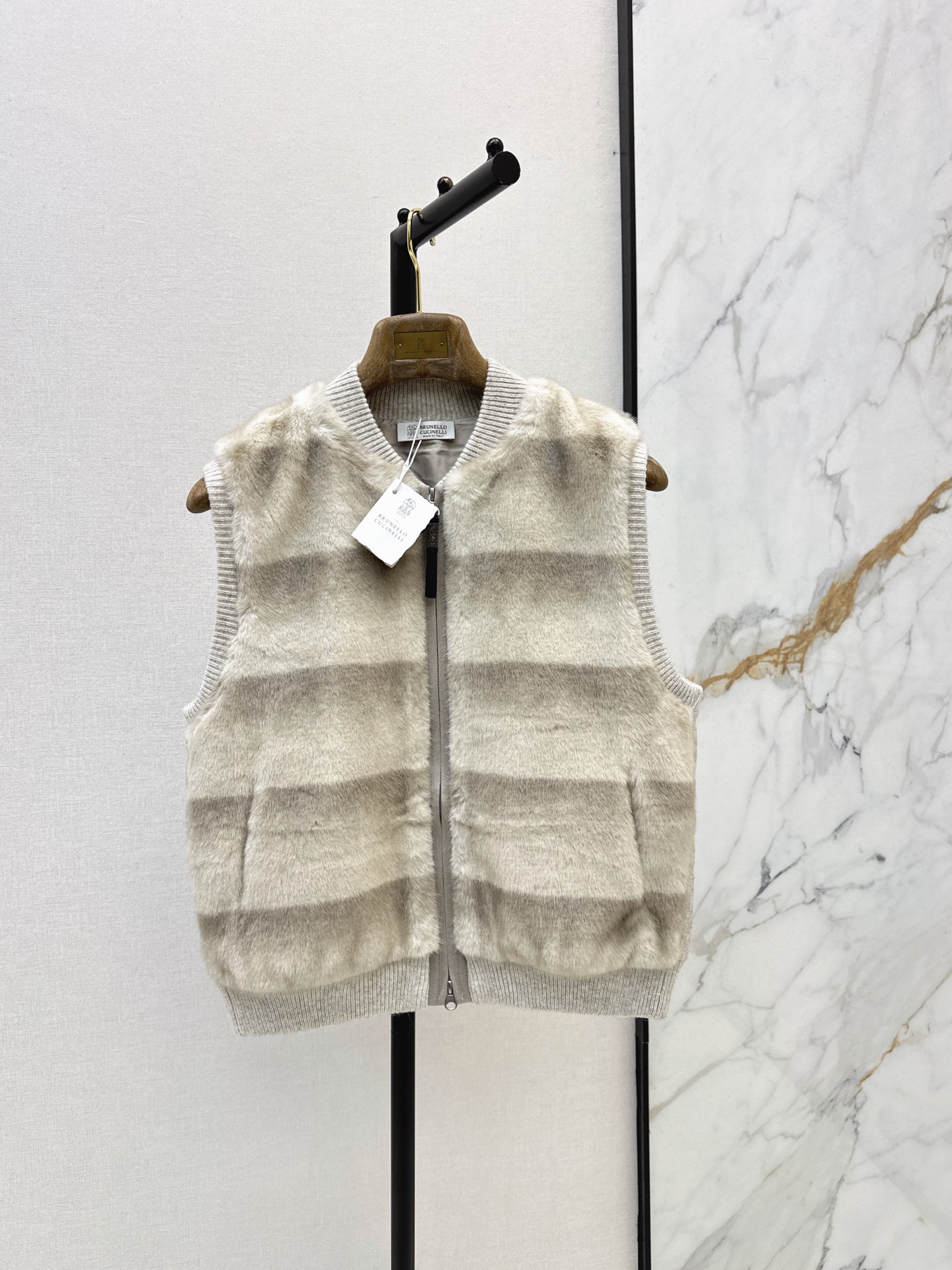 Brun 26fw down vest